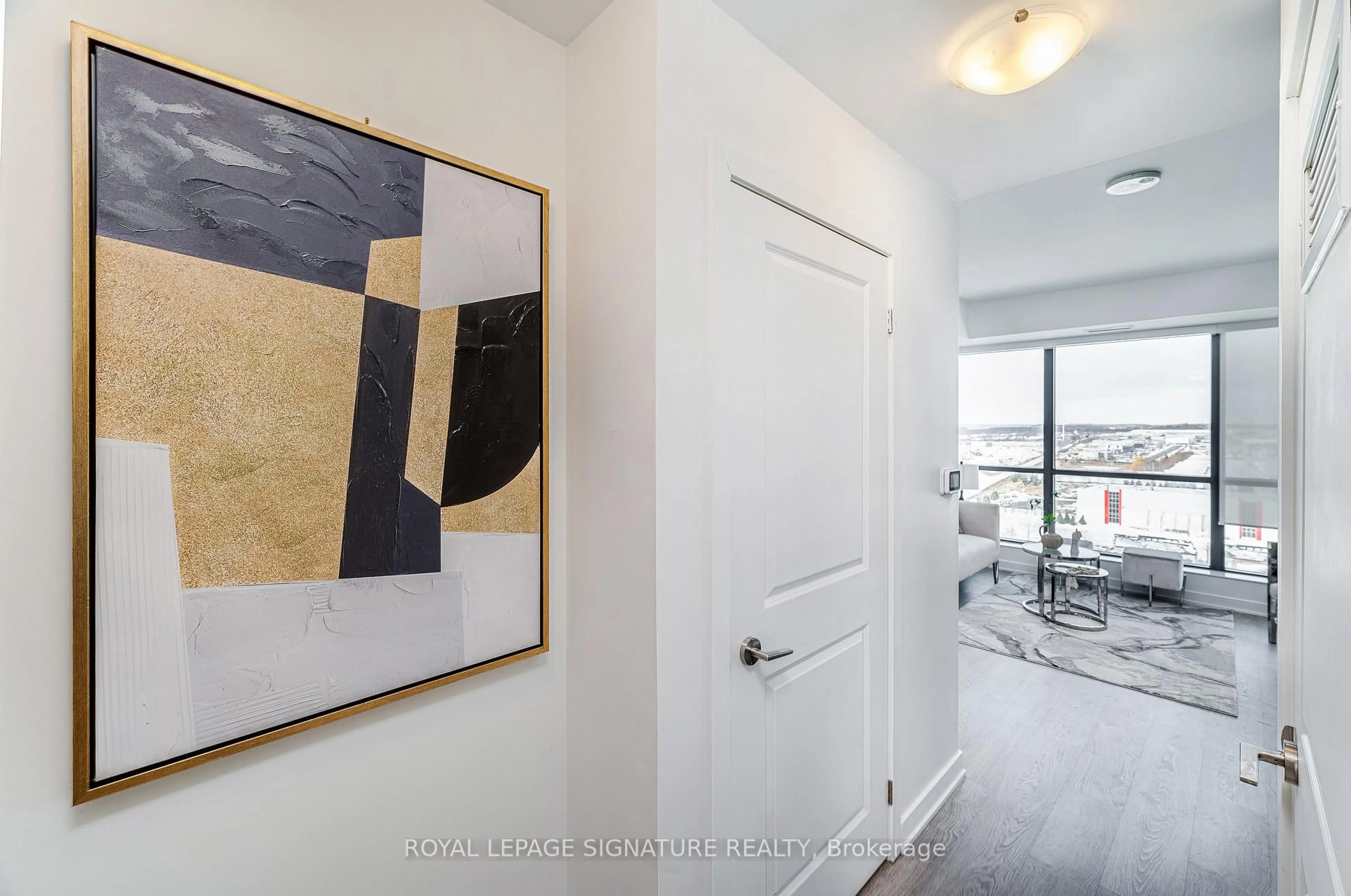 Indoor entryway for 120 Eagle Rock Way #1503, Vaughan Ontario L6A 5C2