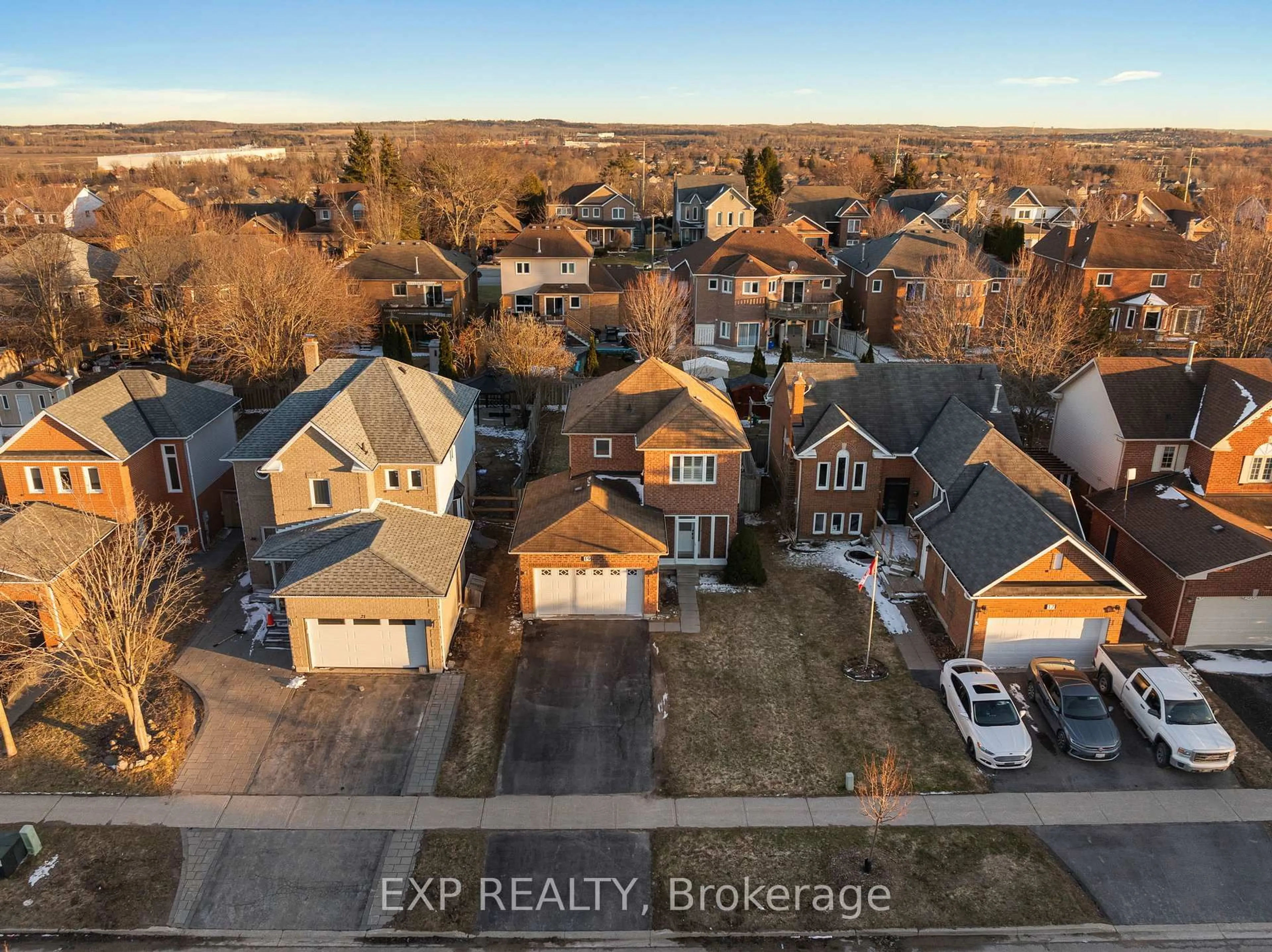 A pic from outside/outdoor area/front of a property/back of a property/a pic from drone, unknown for 19 Natanya Blvd, Georgina Ontario L4P 3R6