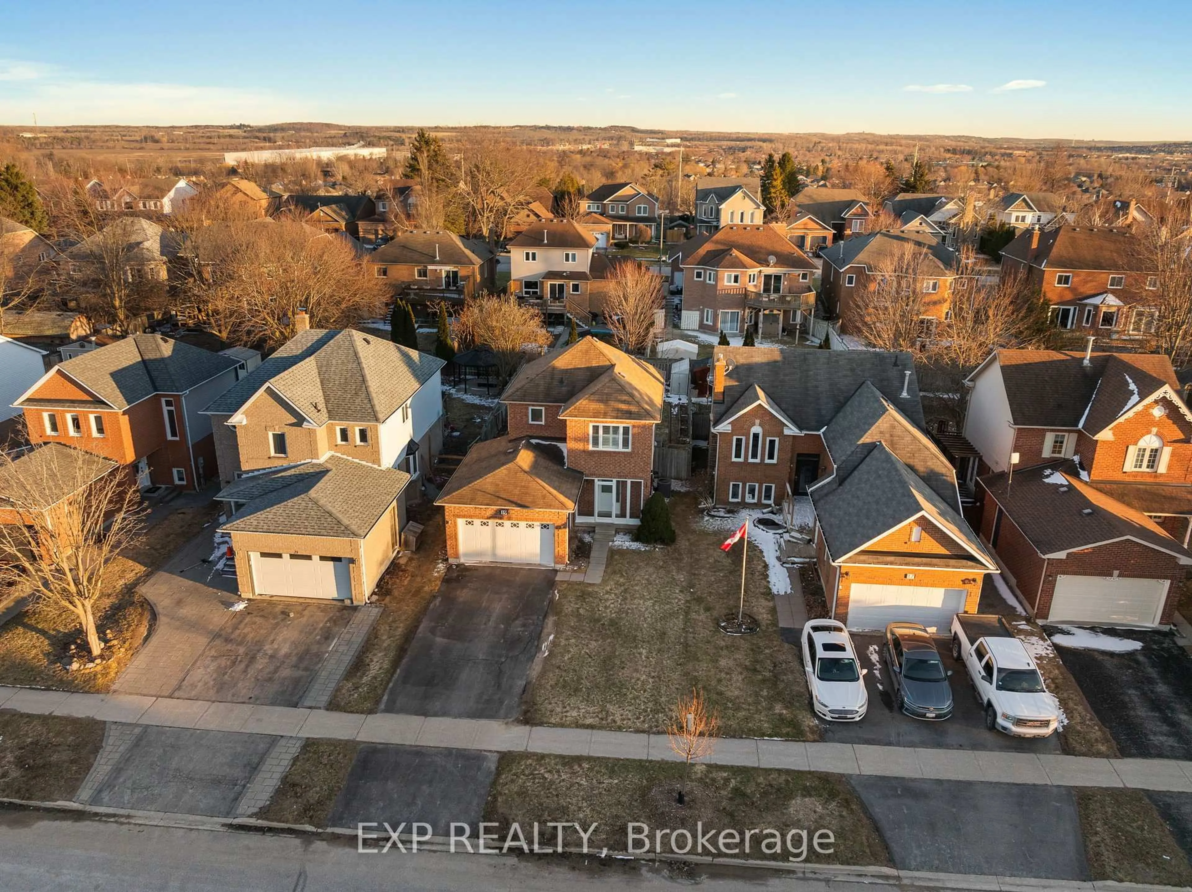 A pic from outside/outdoor area/front of a property/back of a property/a pic from drone, street for 19 Natanya Blvd, Georgina Ontario L4P 3R6