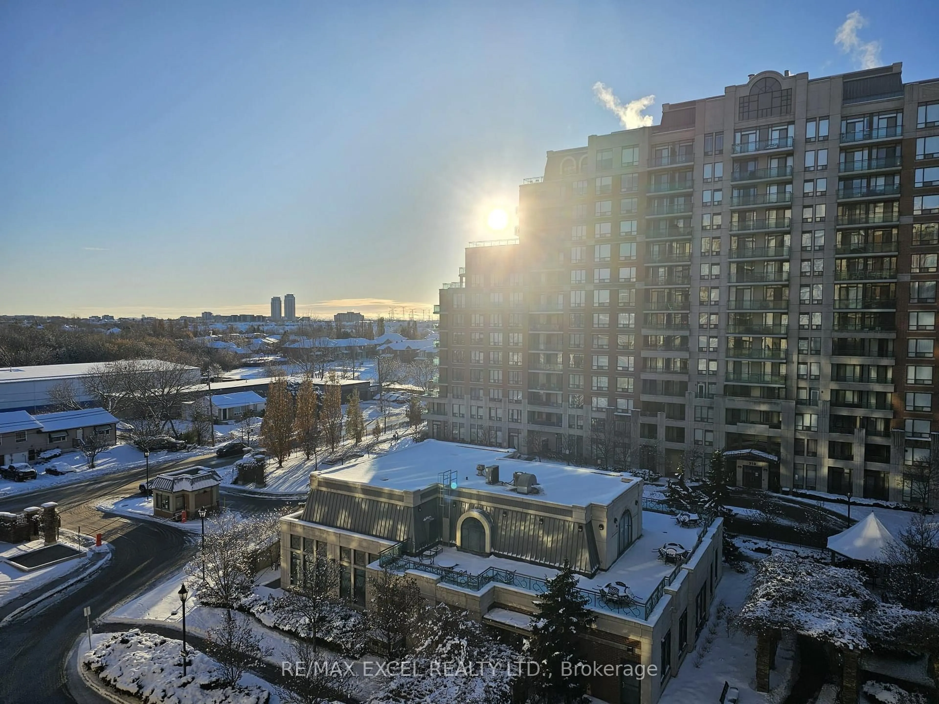 A pic from outside/outdoor area/front of a property/back of a property/a pic from drone, city buildings view from balcony for 350 Red Maple Rd #712, Richmond Hill Ontario L4C 0T5