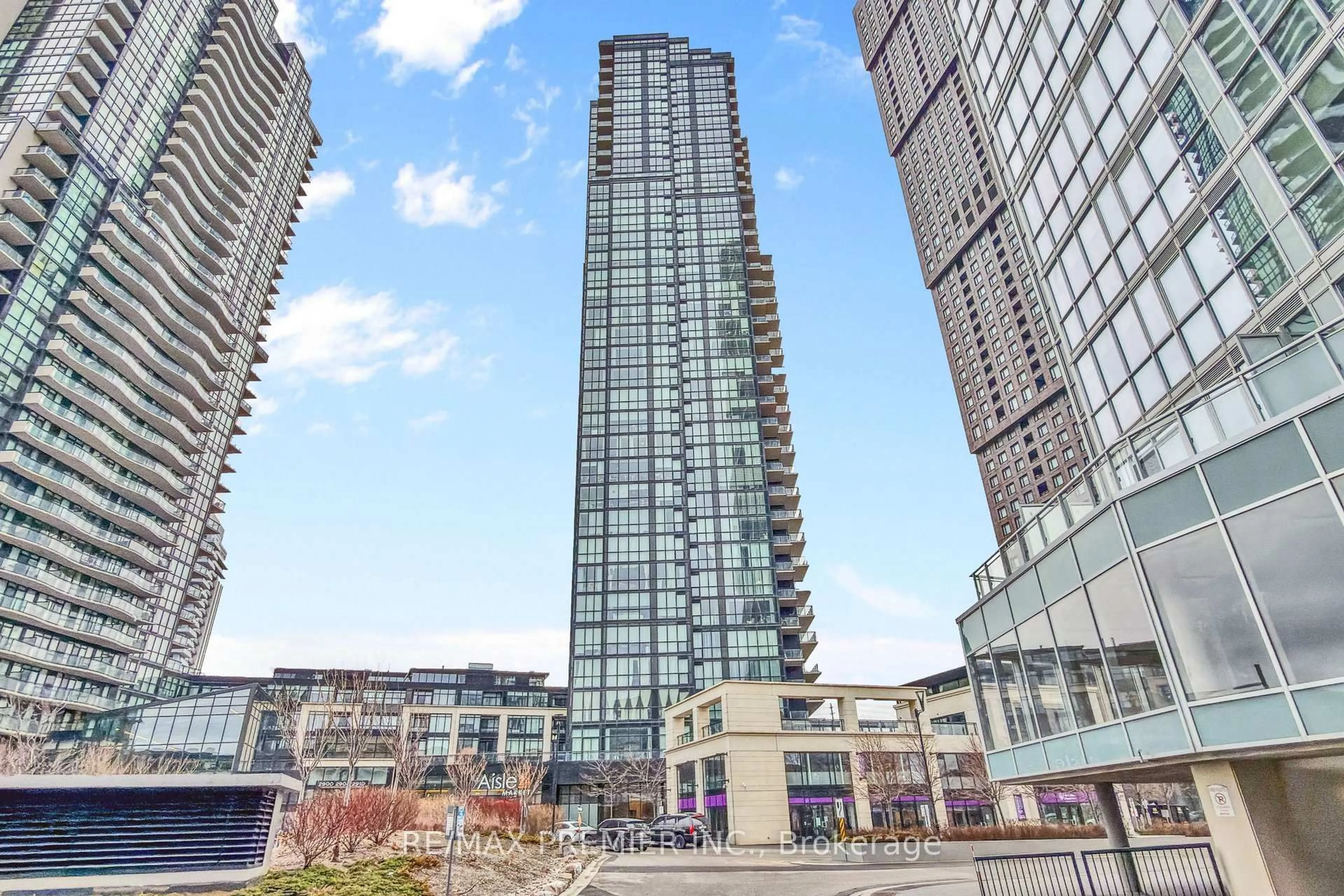 Patio, unknown for 2910 Highway 7 #1807, Vaughan Ontario L4K 2M7