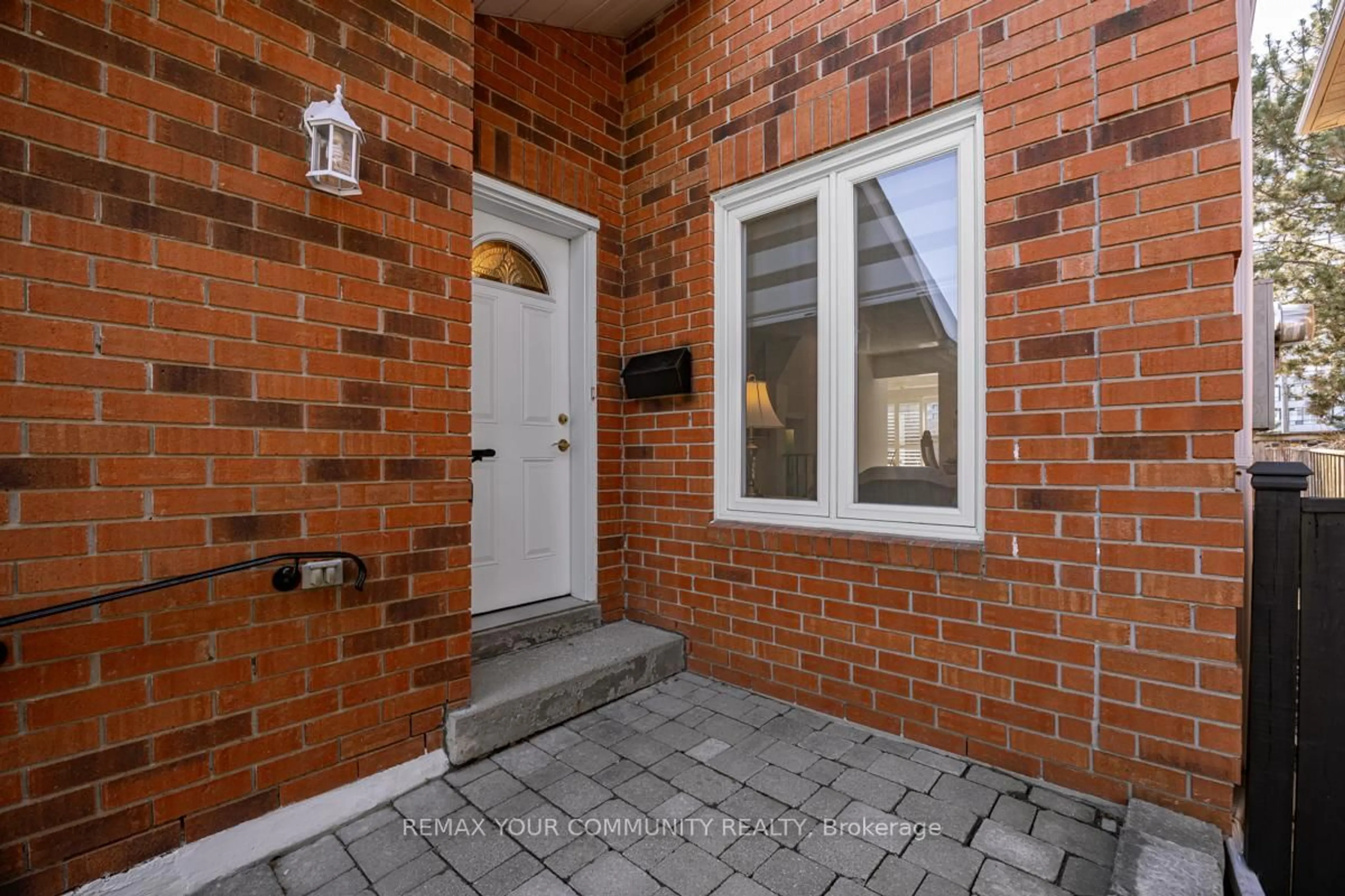 Indoor entryway for 82 Whitney Pl, Vaughan Ontario L4J 6V5