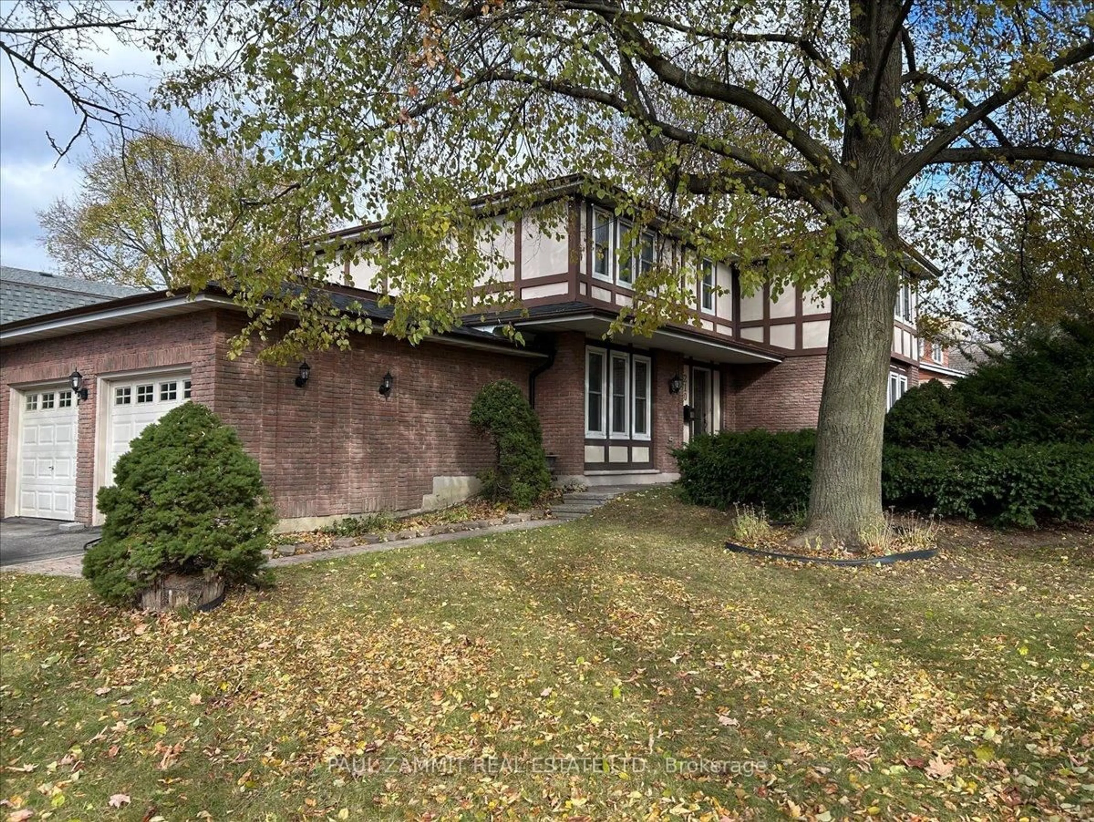 Home with brick exterior material, street for 210 Bayview Fairways Dr, Markham Ontario L3T 2Z3