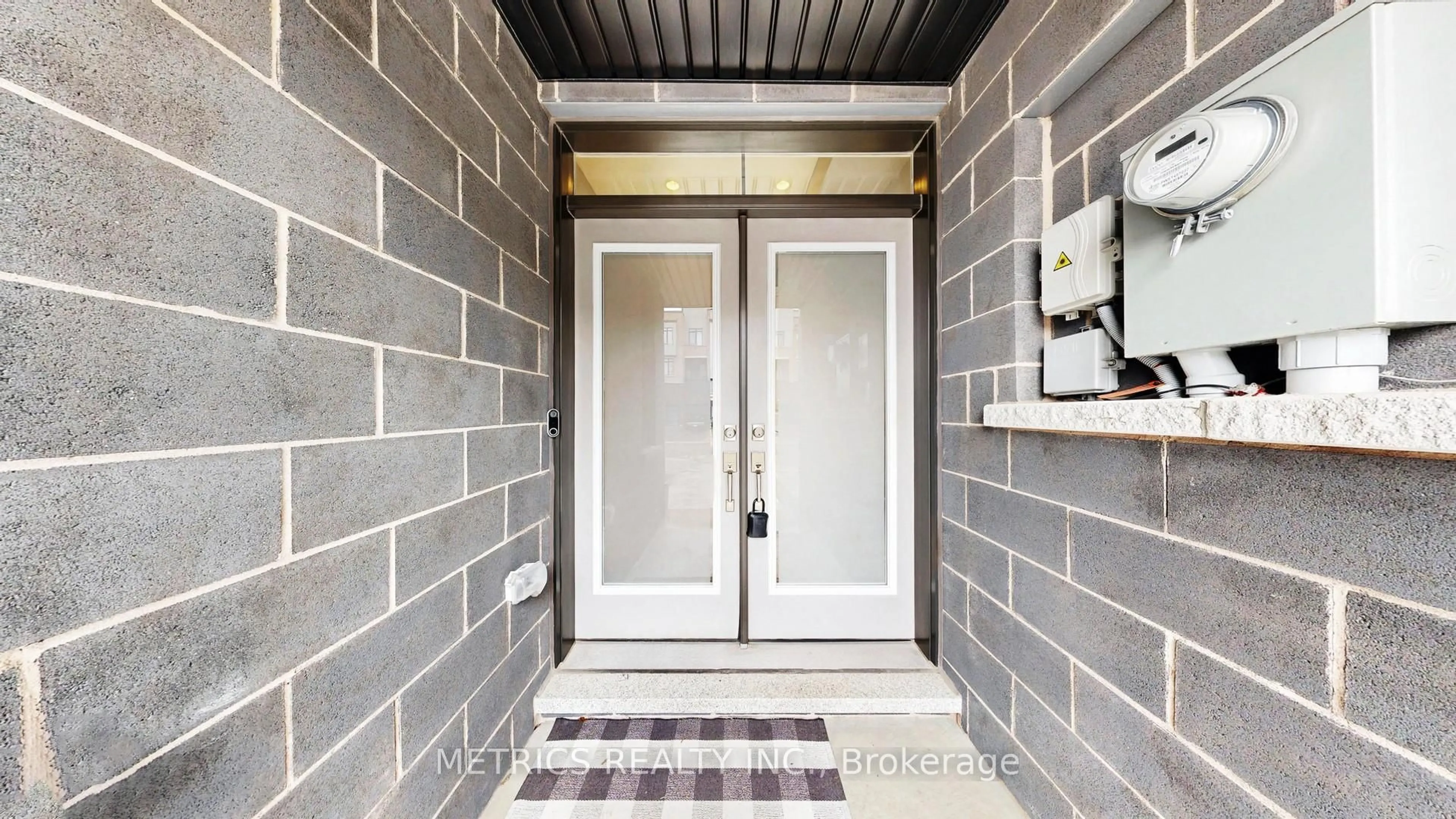 Indoor entryway for 4 Glenngarry Cres, Vaughan Ontario L6A 4Z4