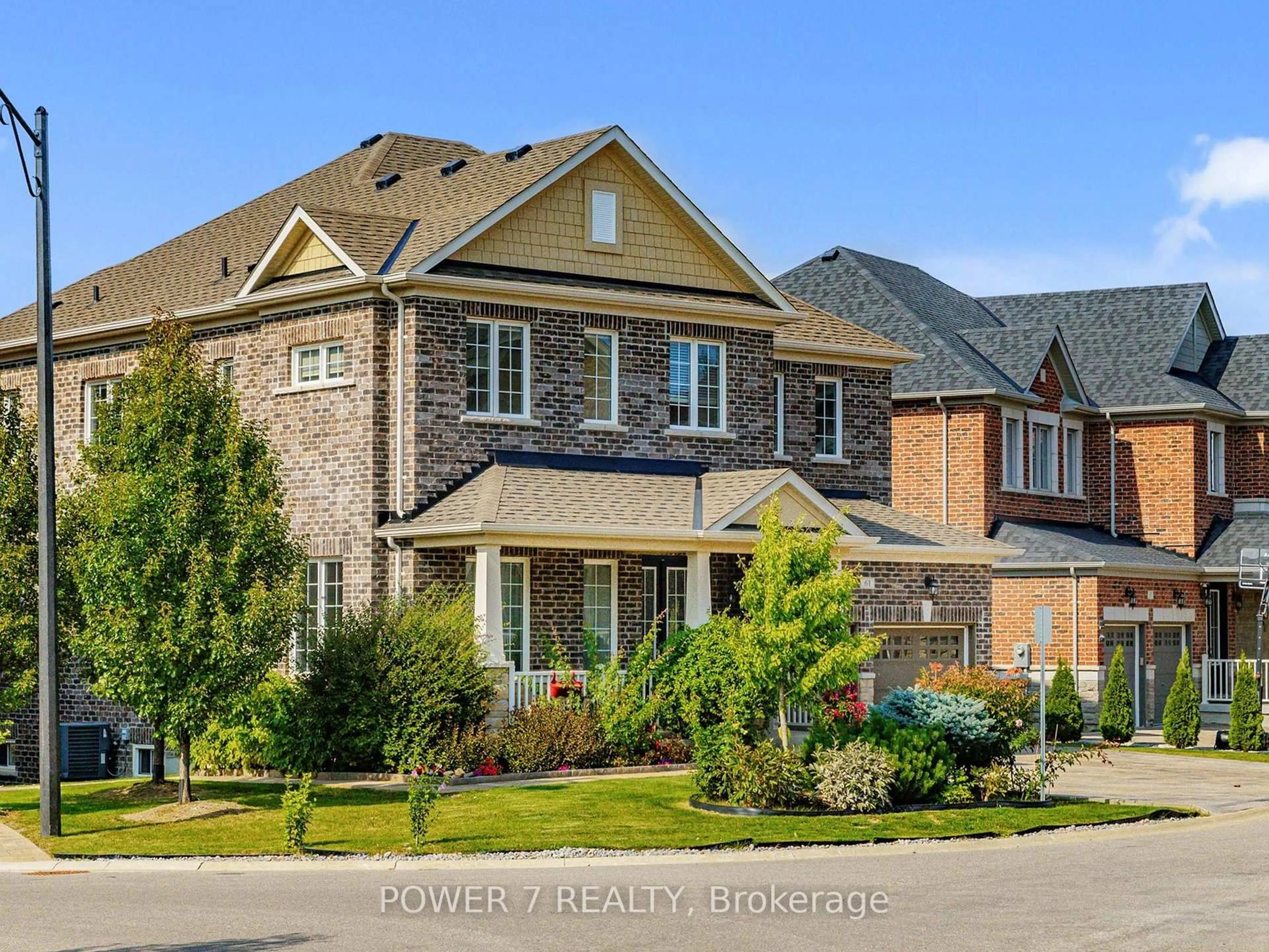 Home with brick exterior material, street for 61 Match Point Crt, Aurora Ontario L4G 3J1
