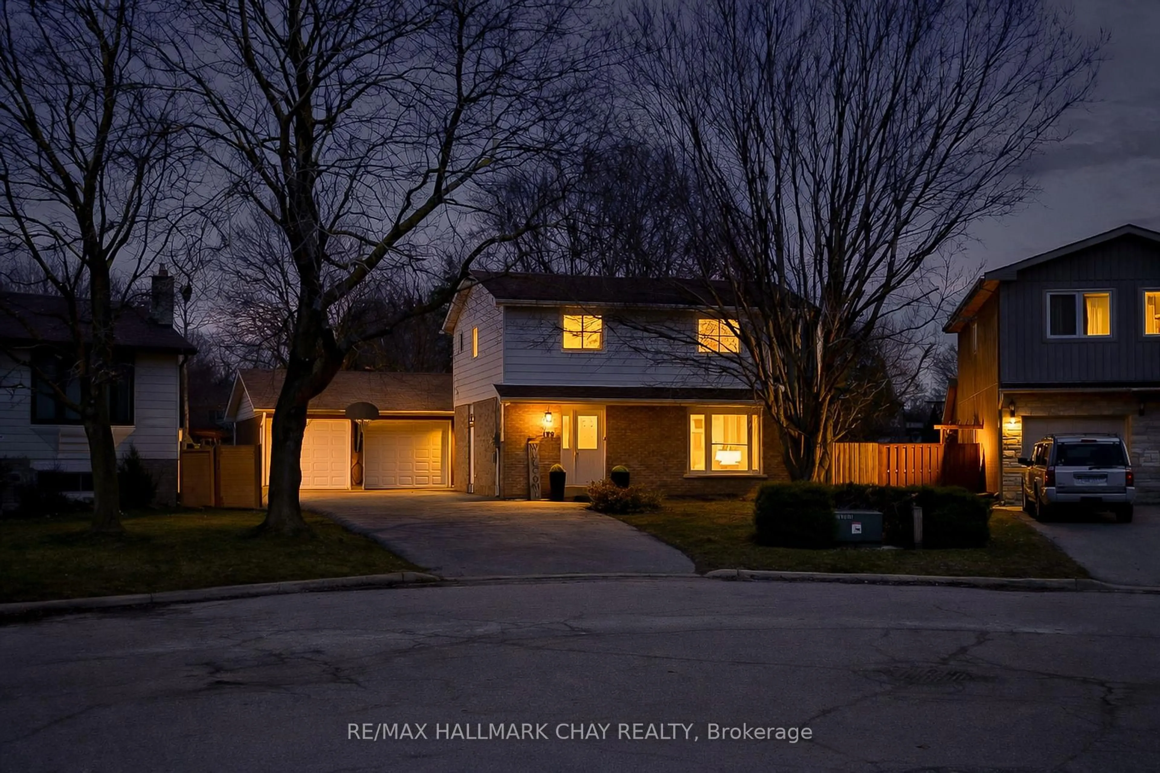 Blurry image for 190 Mackenzie St, New Tecumseth Ontario L9R 1B8