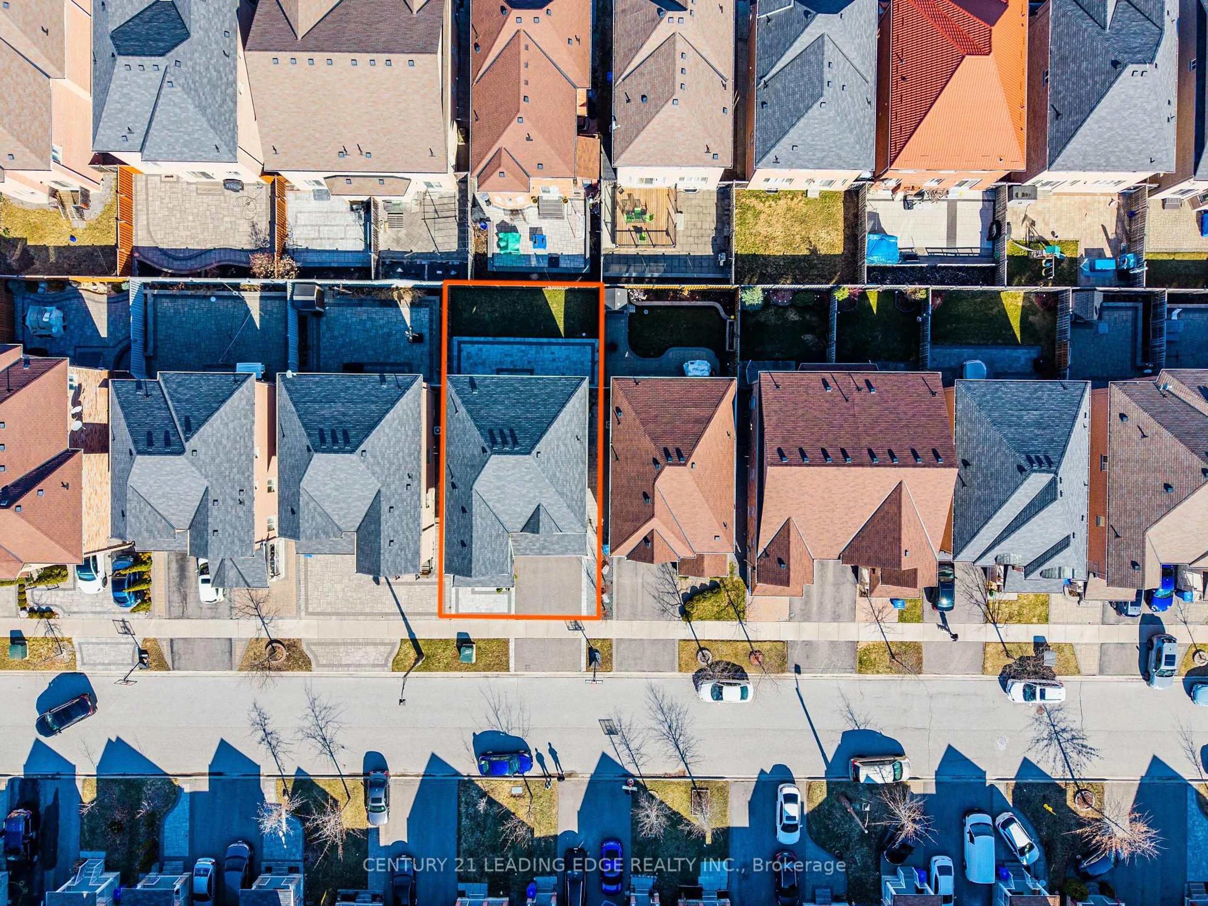 A pic from outside/outdoor area/front of a property/back of a property/a pic from drone, city buildings view from balcony for 66 James Mccullough Rd, Whitchurch-Stouffville Ontario L4A 0Z3