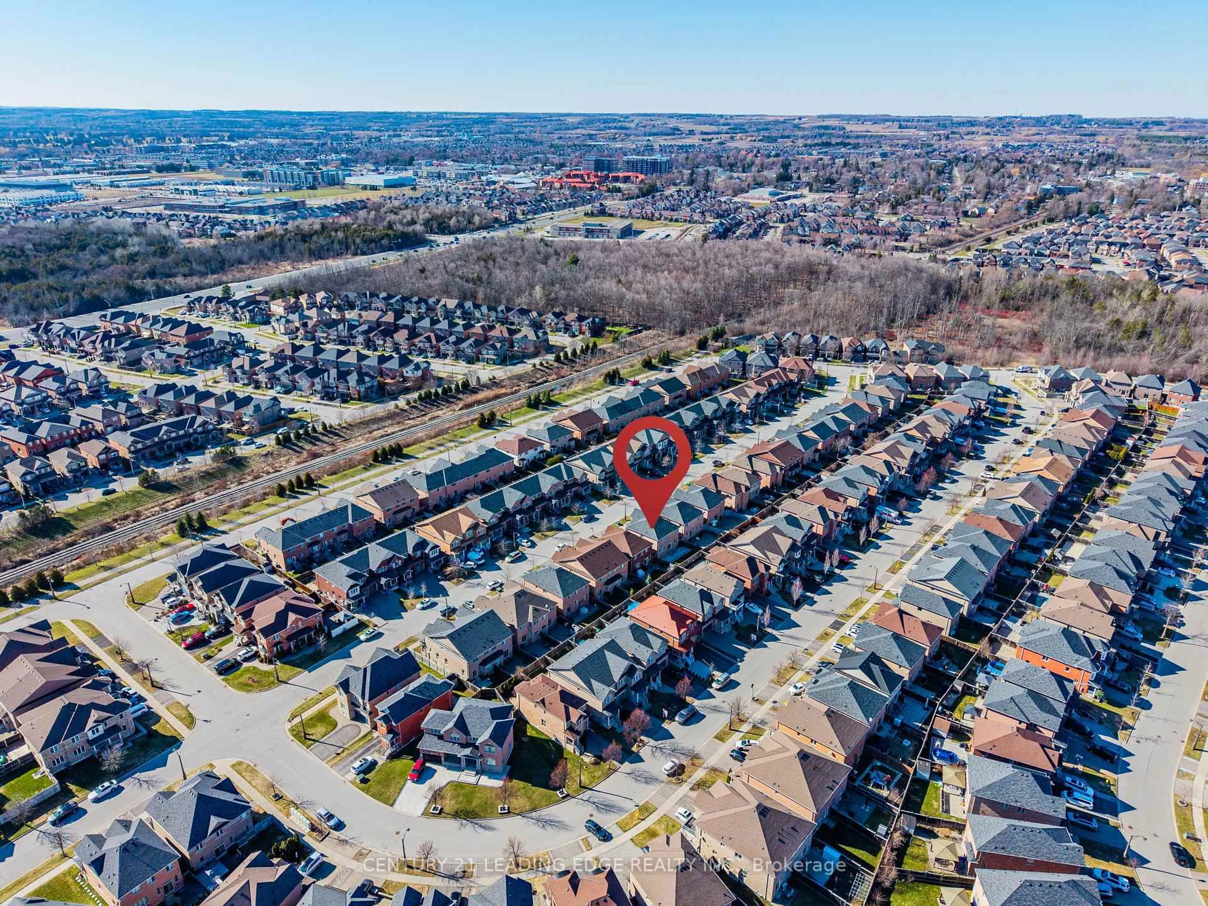 A pic from outside/outdoor area/front of a property/back of a property/a pic from drone, street for 66 James Mccullough Rd, Whitchurch-Stouffville Ontario L4A 0Z3