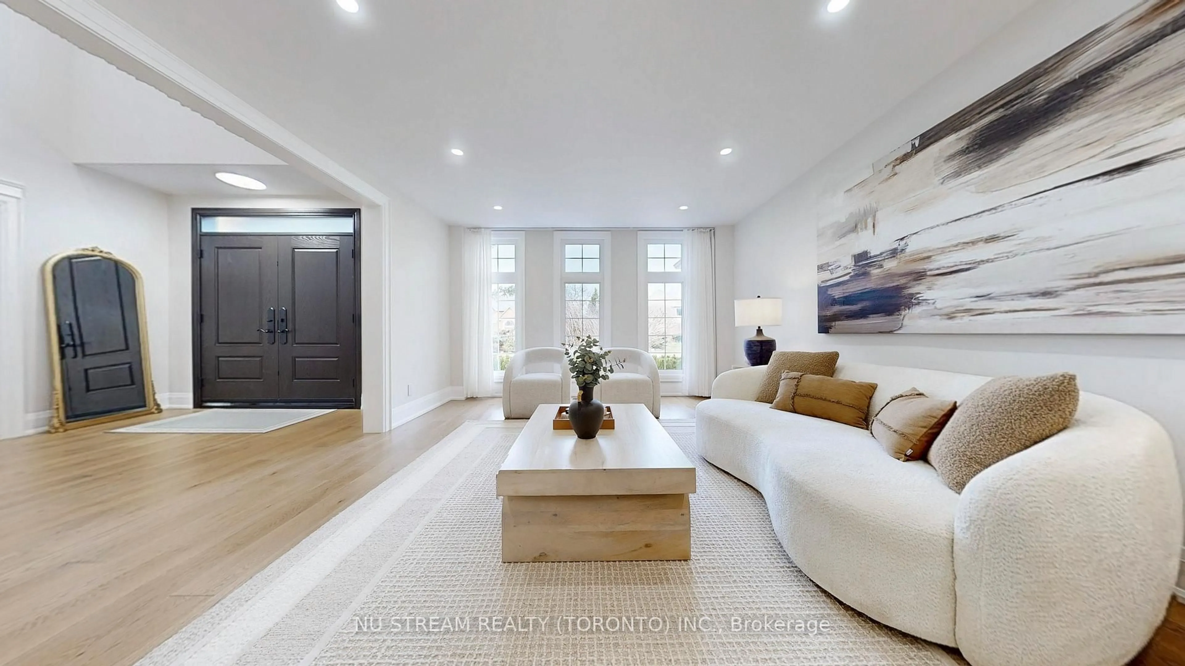 Living room with furniture, unknown for 7 Boake Tr, Richmond Hill Ontario L4B 2H2