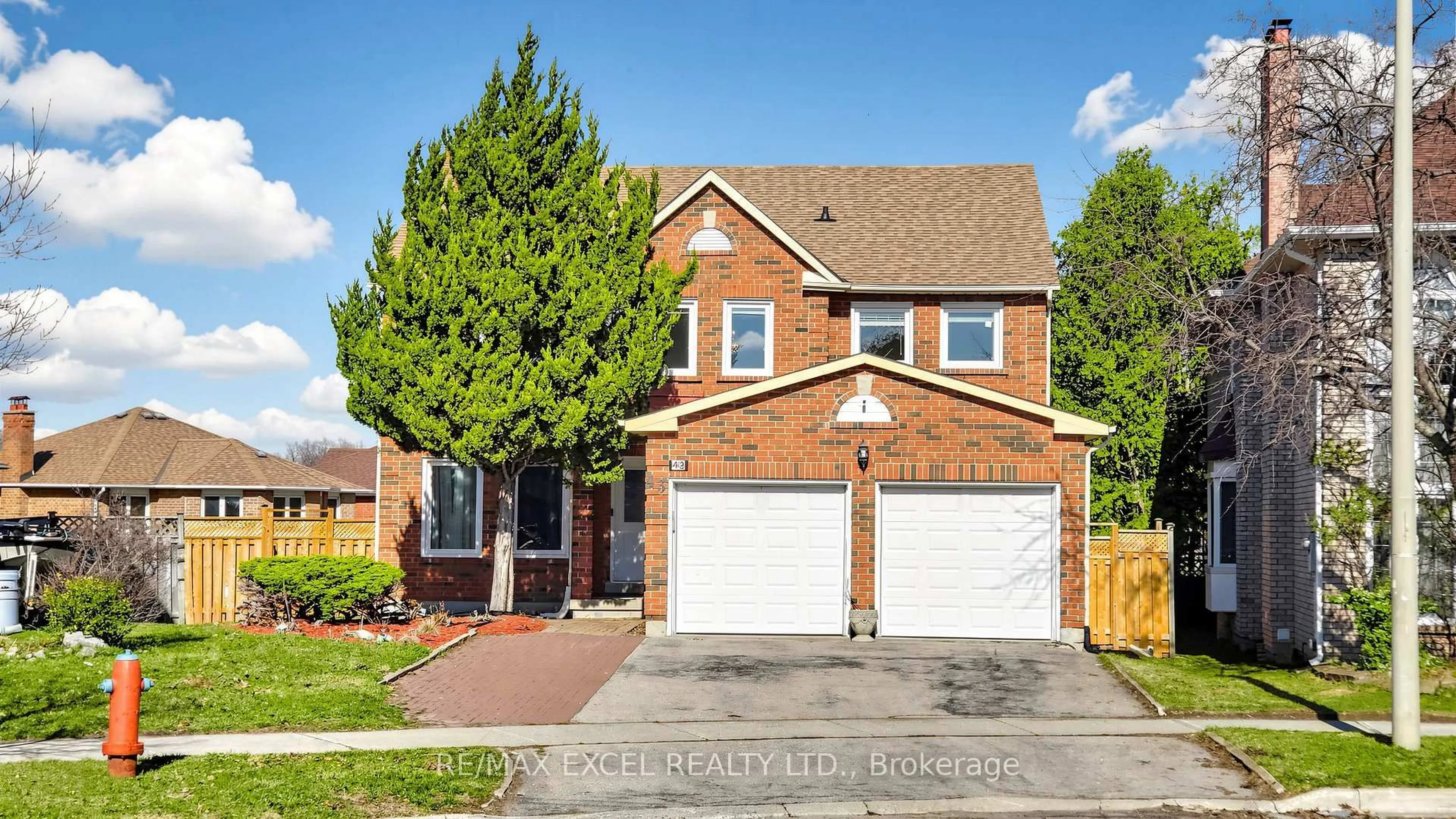 Home with brick exterior material, street for 43 Piccadilly Rd, Richmond Hill Ontario L4B 1S9
