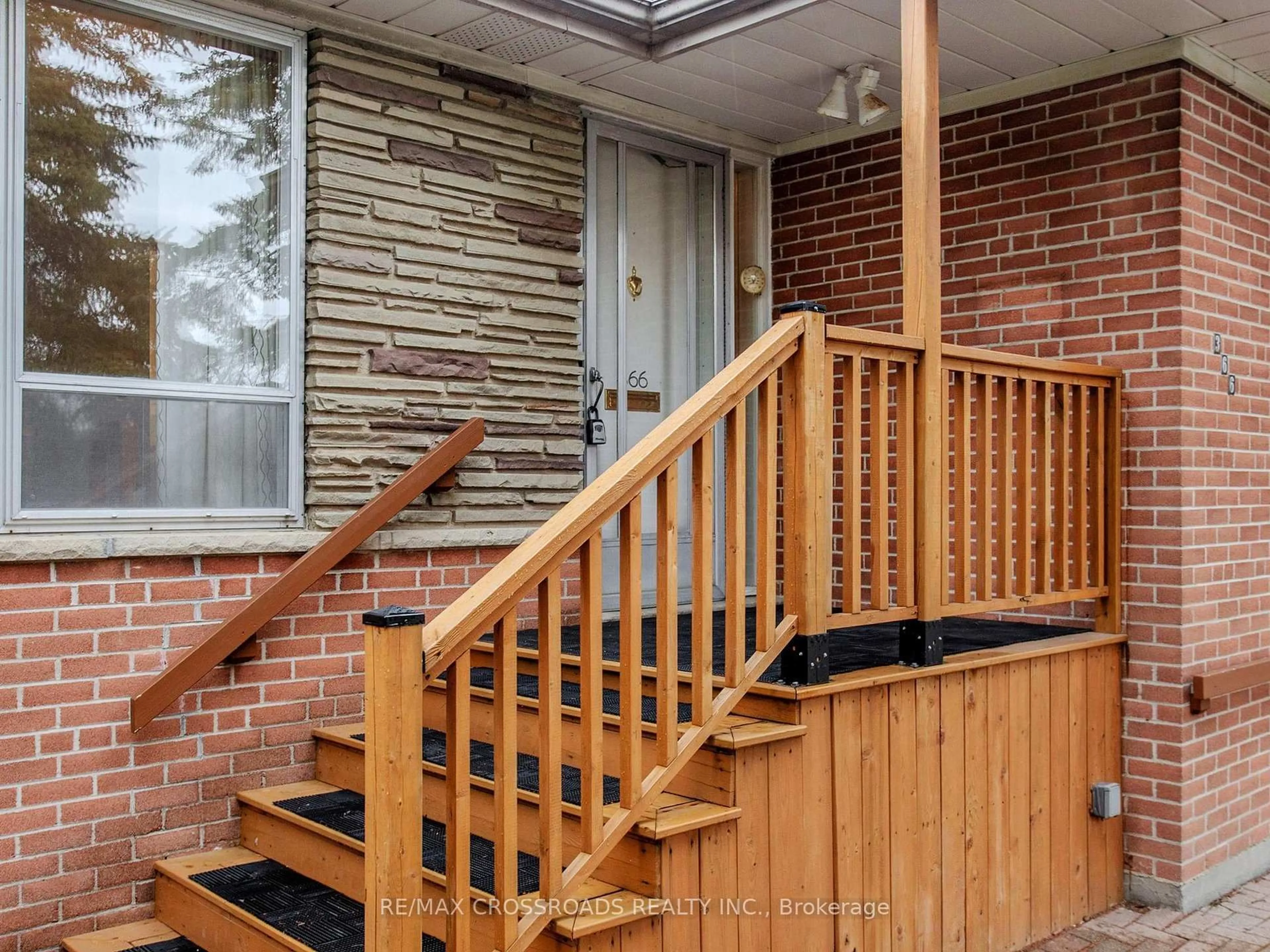 Unknown for 366 Palmer Ave, Richmond Hill Ontario L4C 1P6