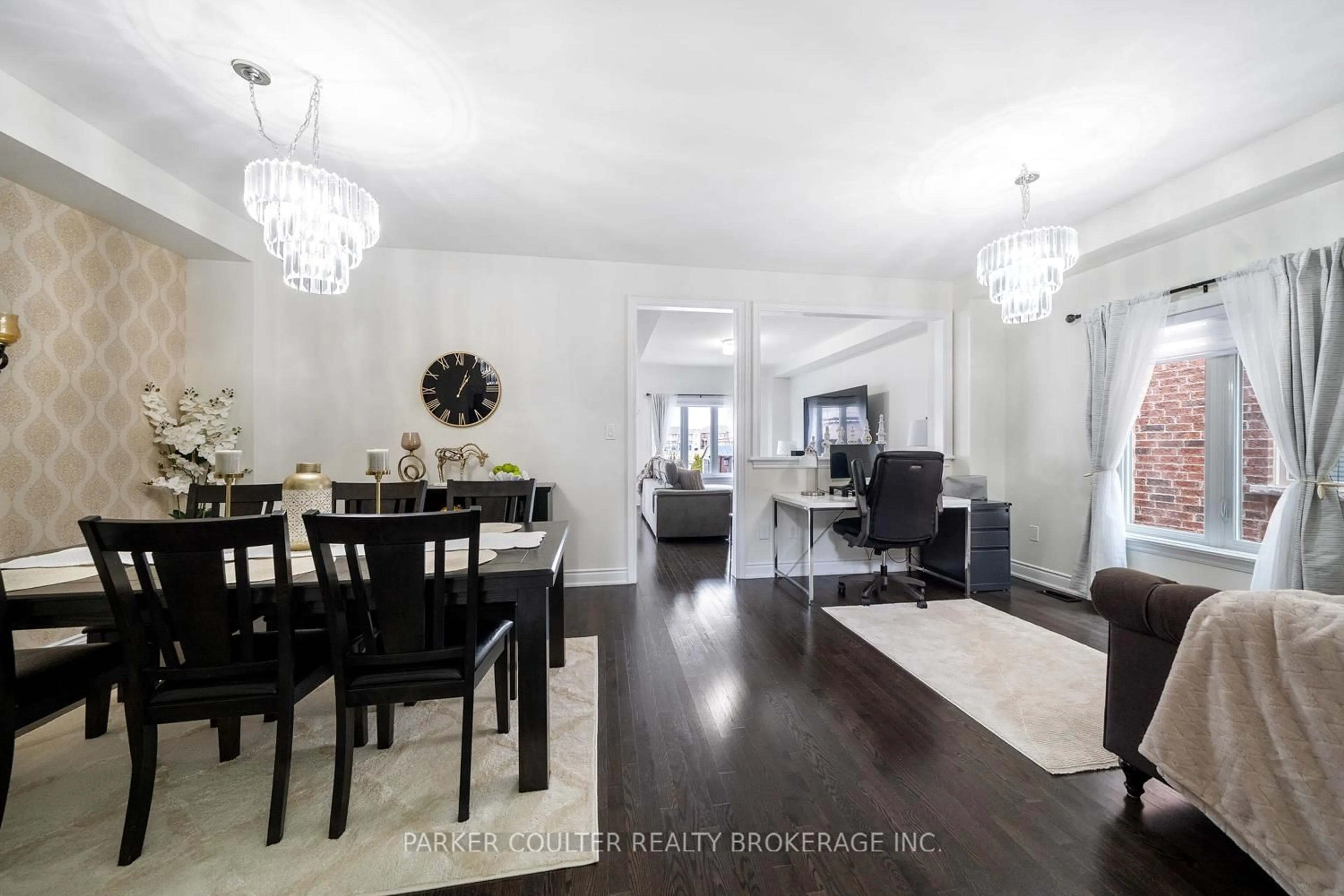 Dining room, wood/laminate floor for 318 Miller Park Ave, Bradford West Gwillimbury Ontario L3Z 0X8
