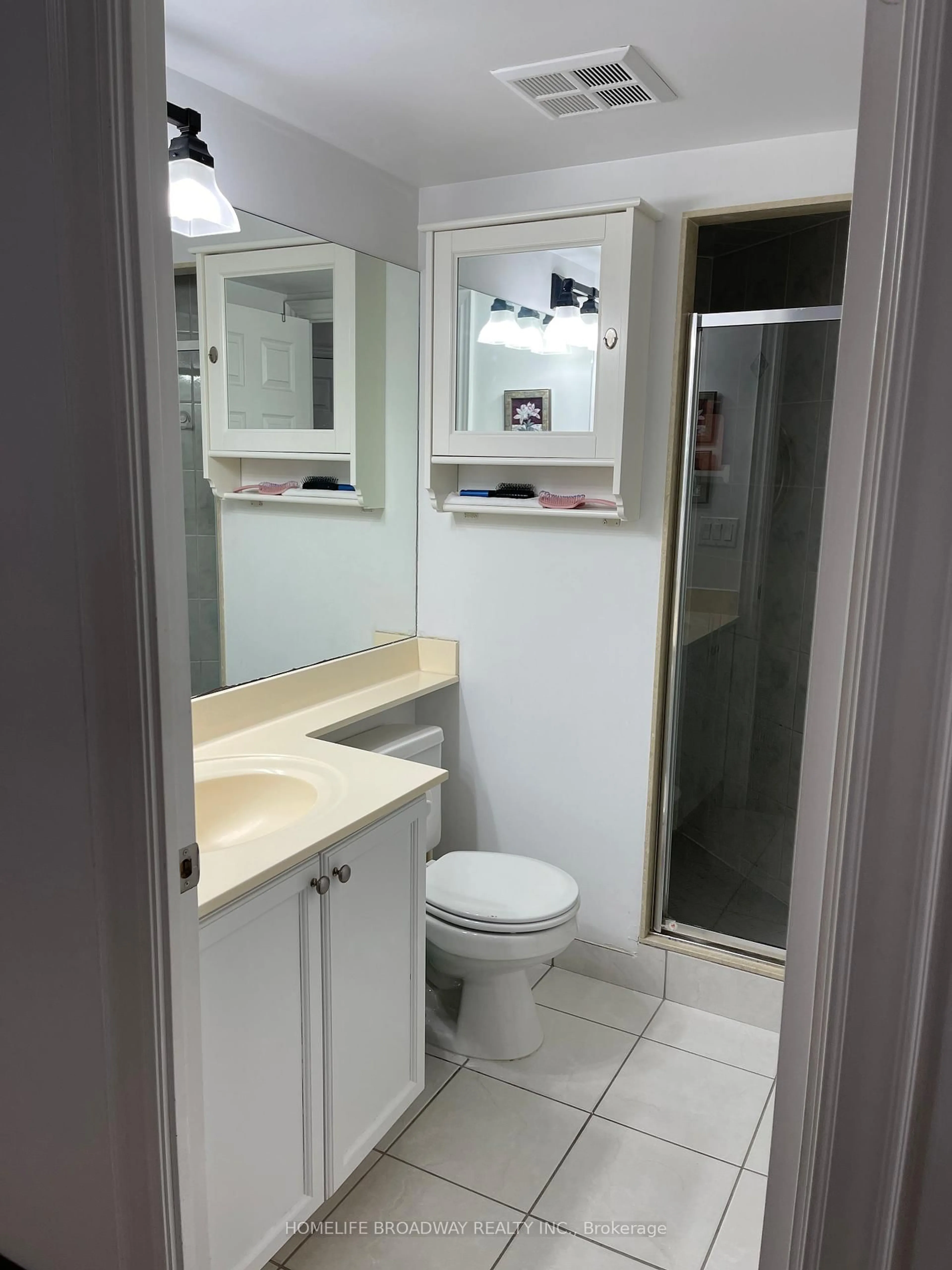Standard bathroom, floor is not visible for 33 Cox Blvd #713, Markham Ontario L3R 8A6