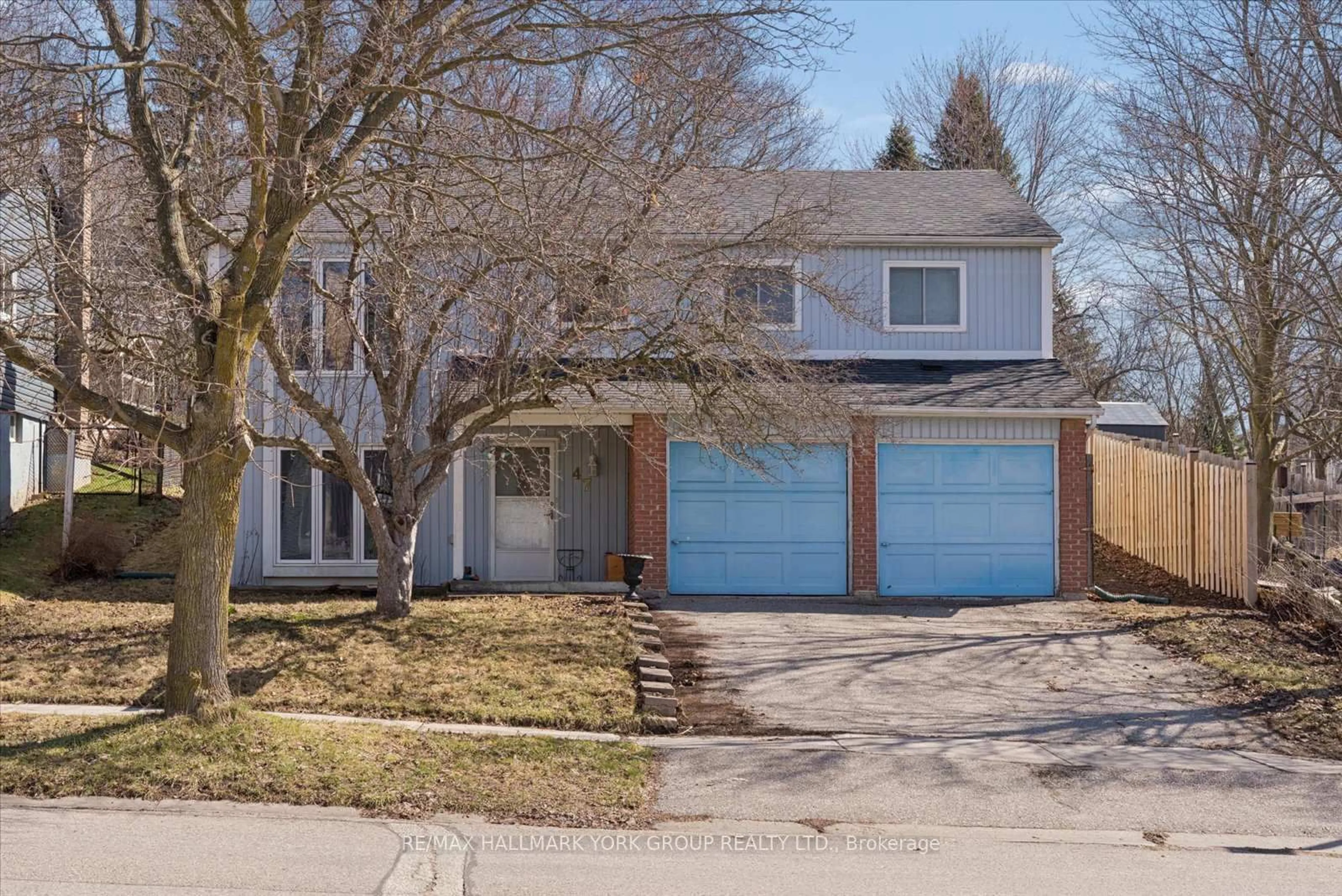 Home with brick exterior material, street for 47 Holland River Blvd, East Gwillimbury Ontario L9N 1C4