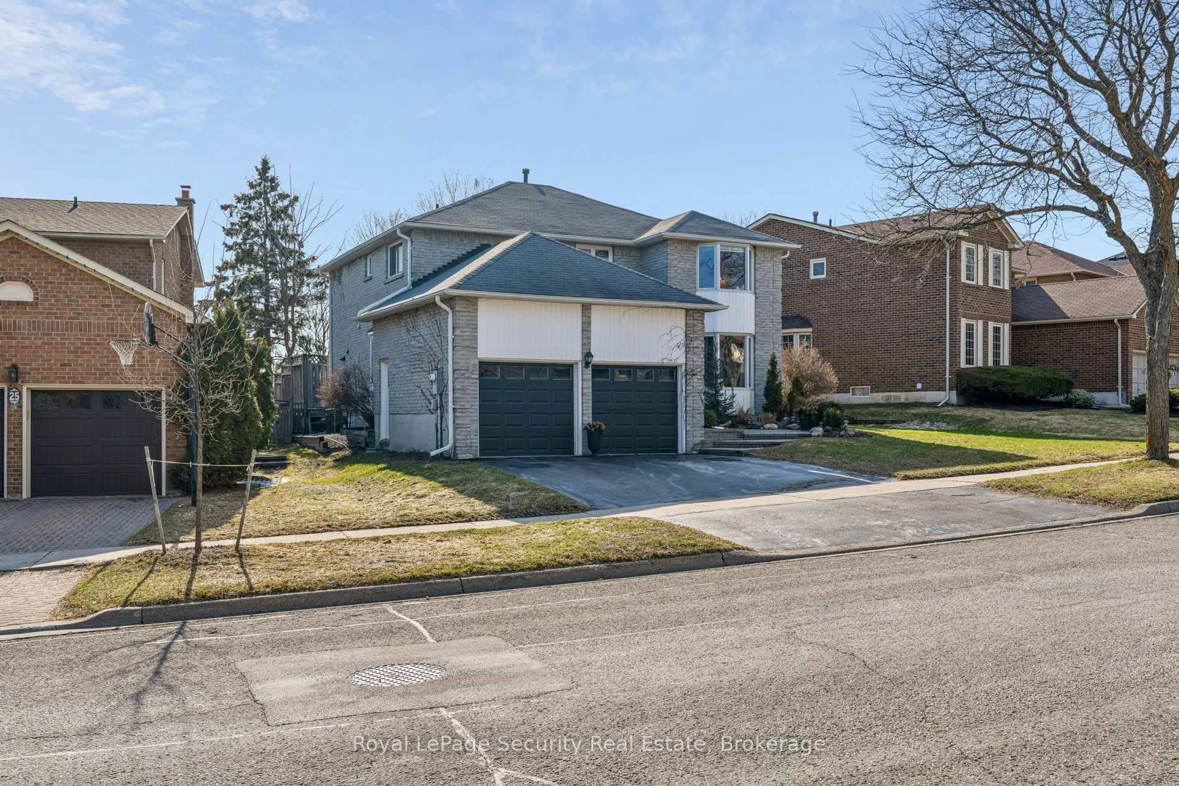 Home with brick exterior material, street for 23 Fielding Dr, Aurora Ontario L4G 4Z4