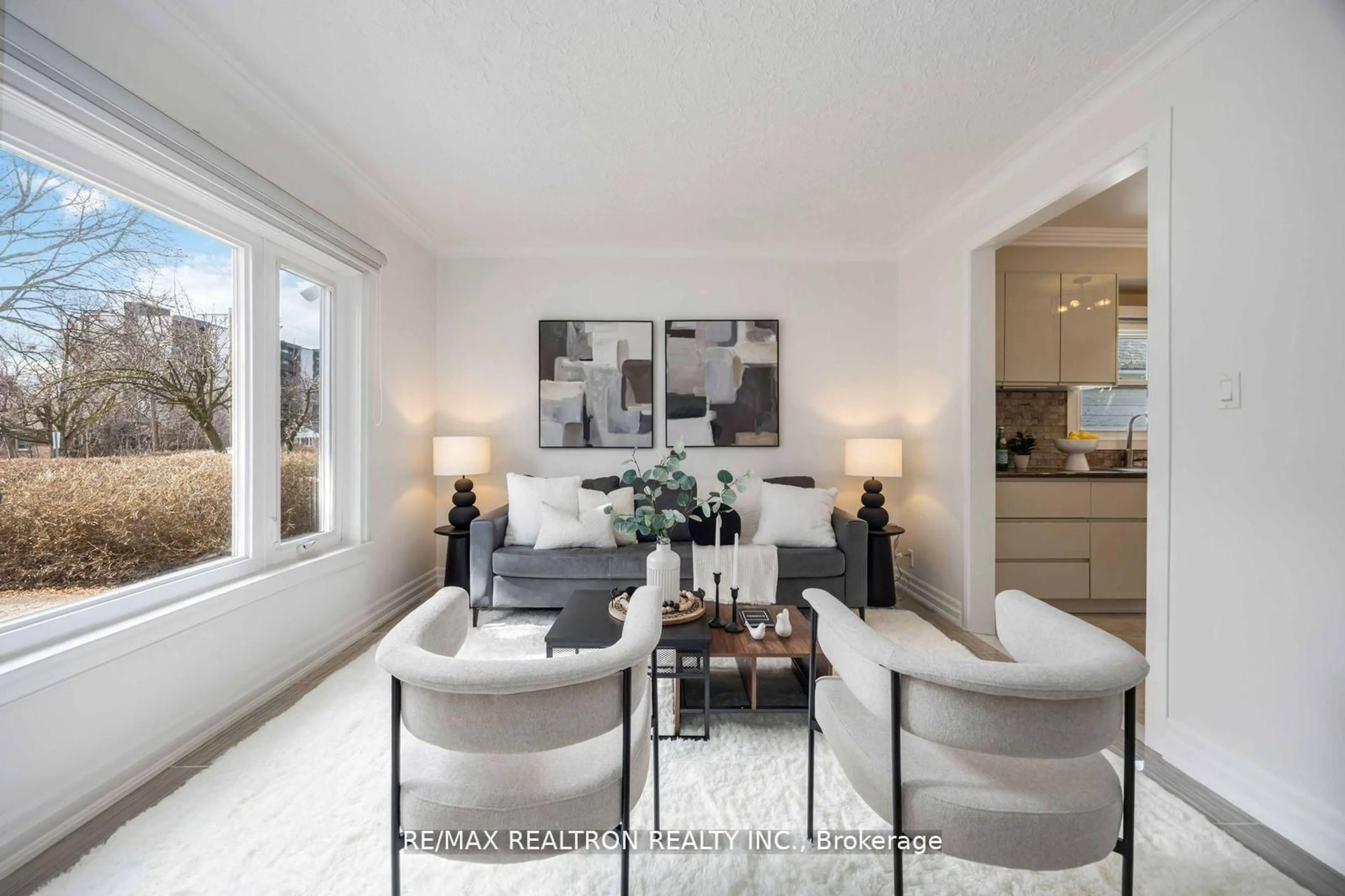 Living room with furniture, unknown for 40 Highland Park Blvd, Markham Ontario L3T 1B3