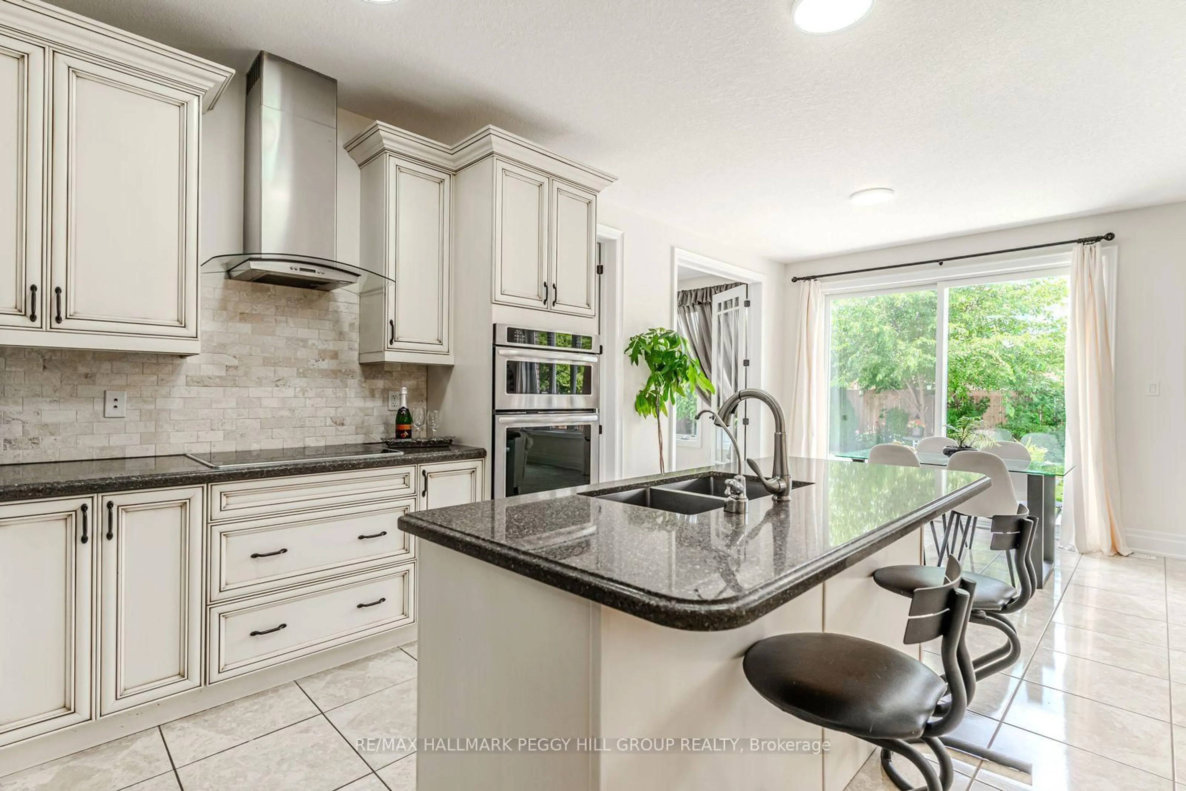 Contemporary kitchen, ceramic/tile floor for 1746 Angus St, Innisfil Ontario L9S 4X2