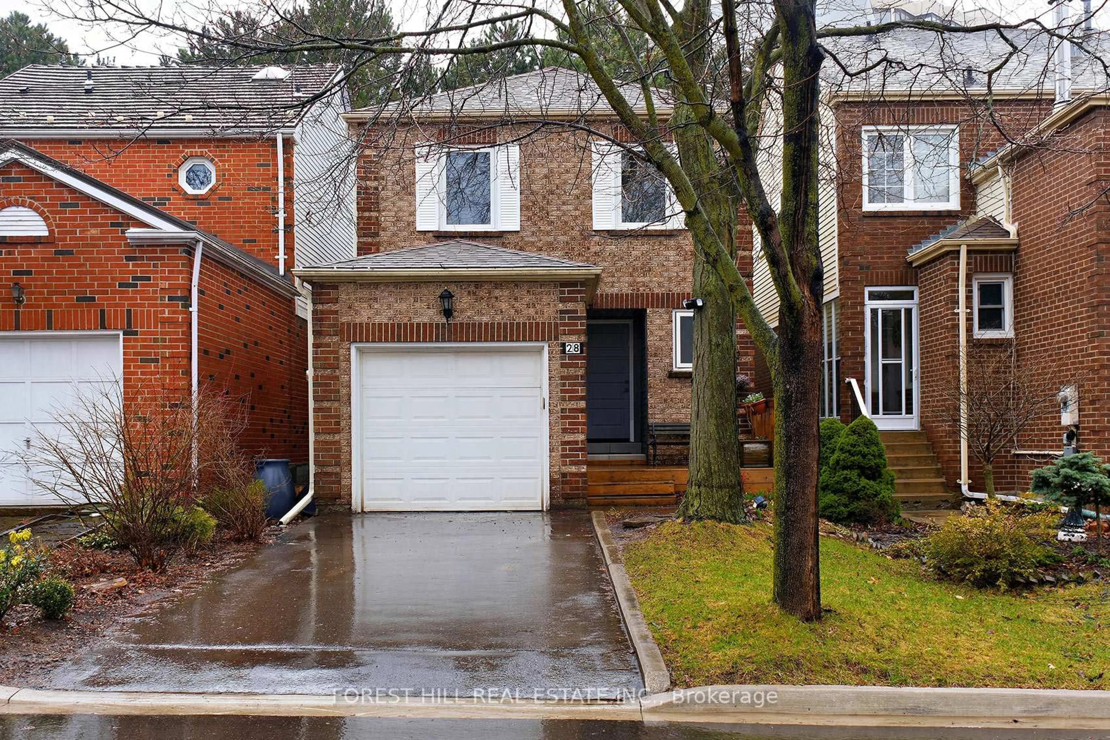 Home with brick exterior material, street for 28 Lansbury Crt, Vaughan Ontario L4J 5J9
