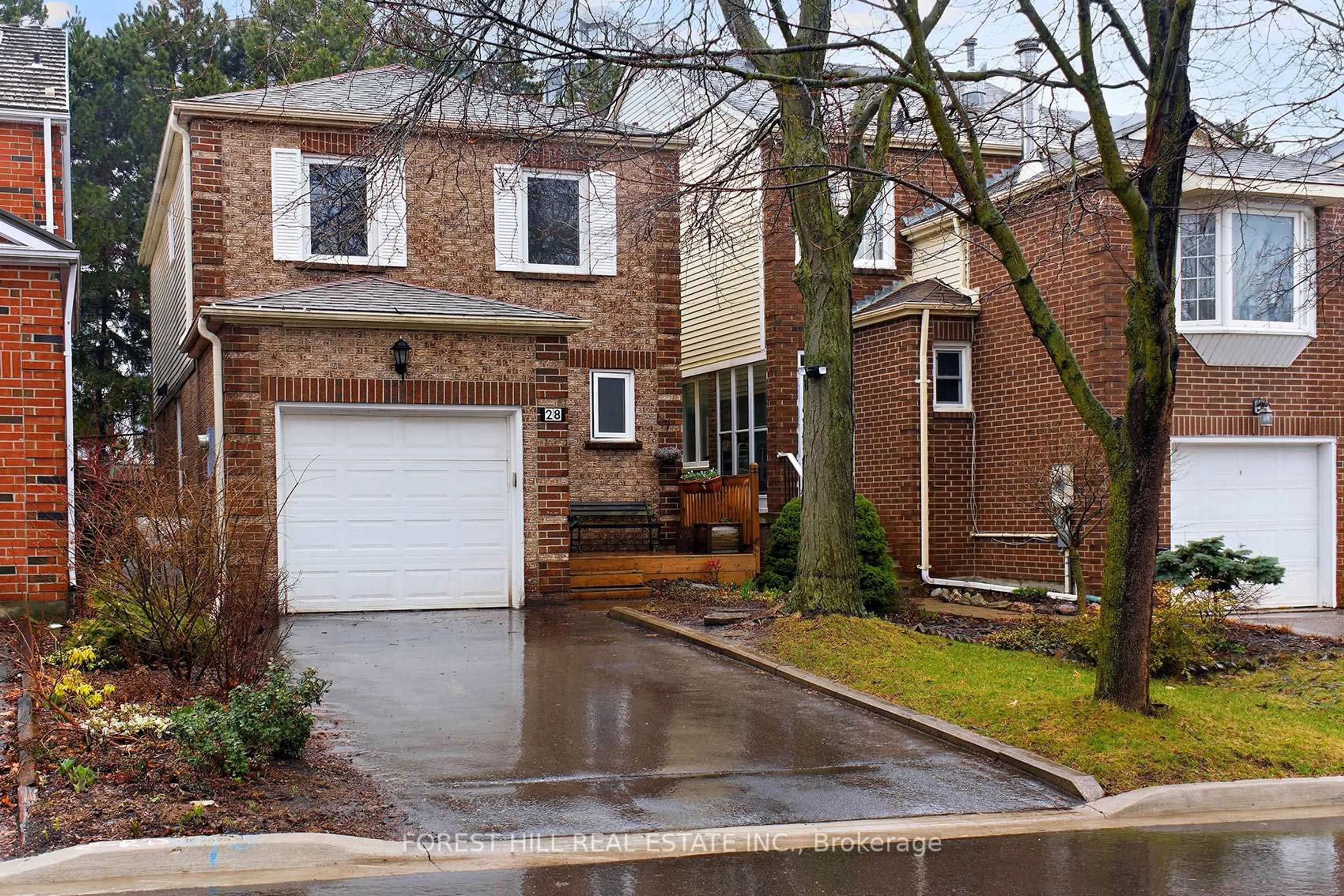 Home with brick exterior material, street for 28 Lansbury Crt, Vaughan Ontario L4J 5J9