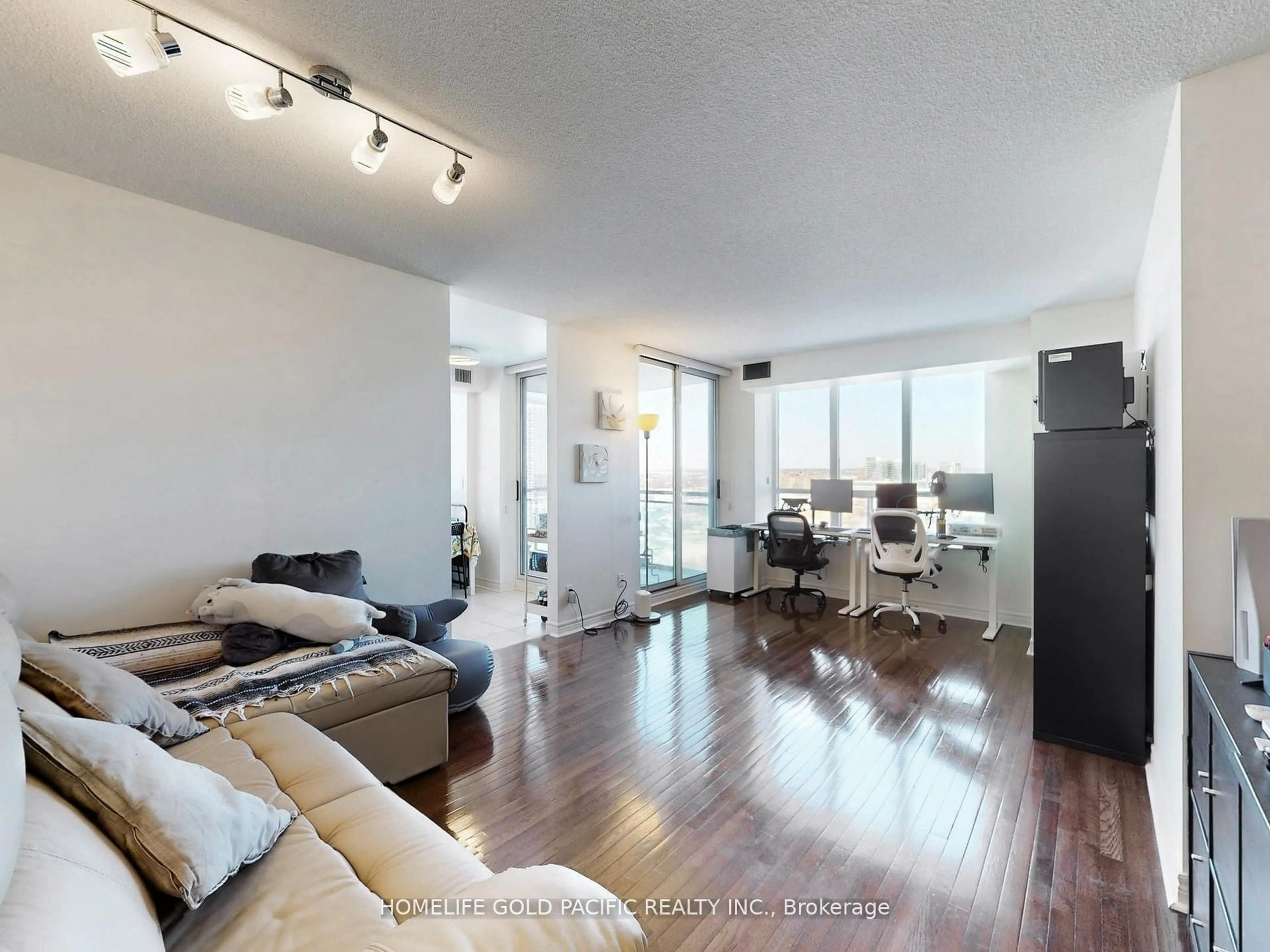 Living room with furniture, wood/laminate floor for 350 Red Maple Rd #1211, Richmond Hill Ontario L4C 0T5