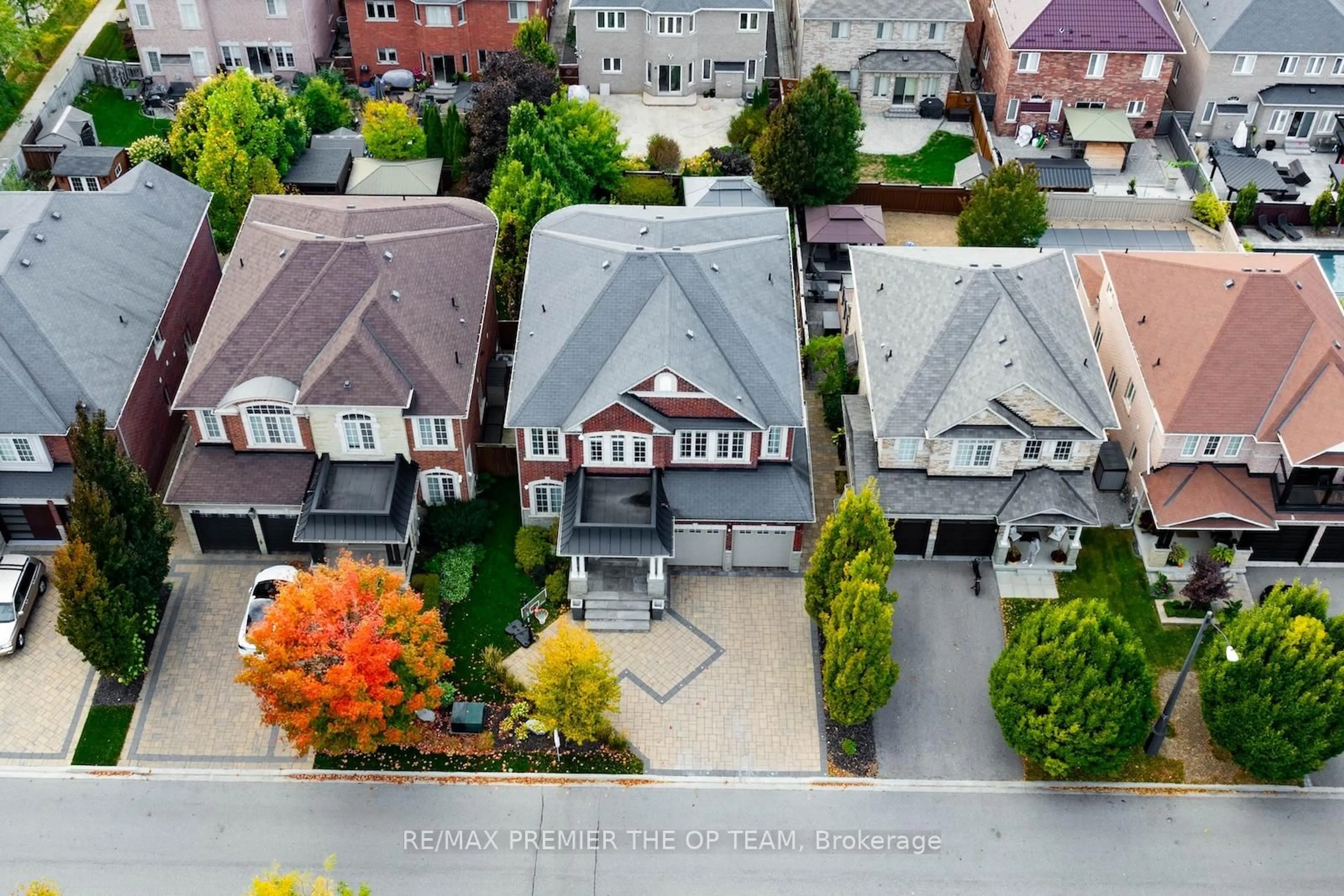 A pic from outside/outdoor area/front of a property/back of a property/a pic from drone, street for 226 Via Borghese St, Vaughan Ontario L4H 0Y6