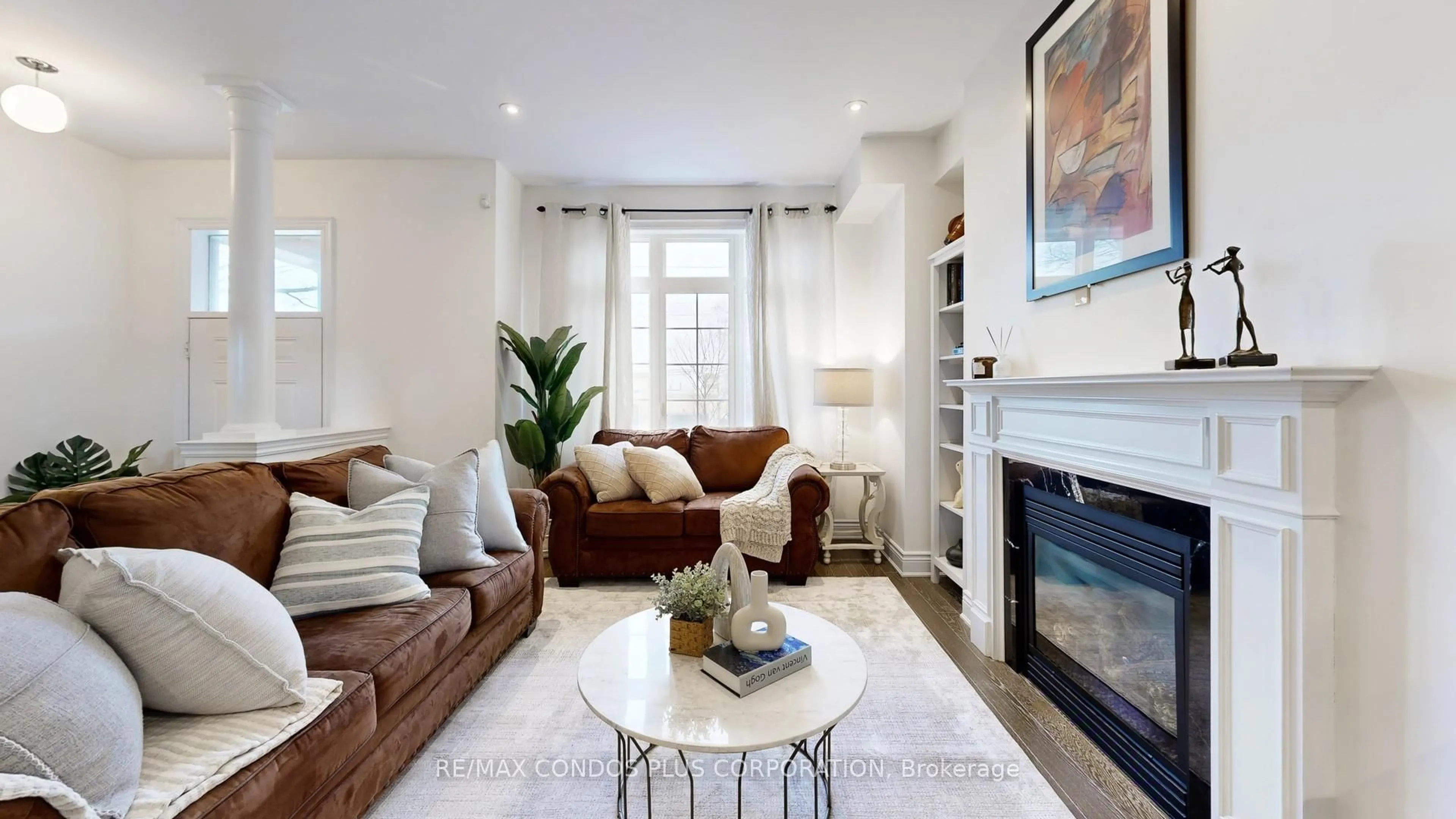 Living room with furniture, unknown for 8777 Dufferin St #22, Vaughan Ontario L4J 8W3