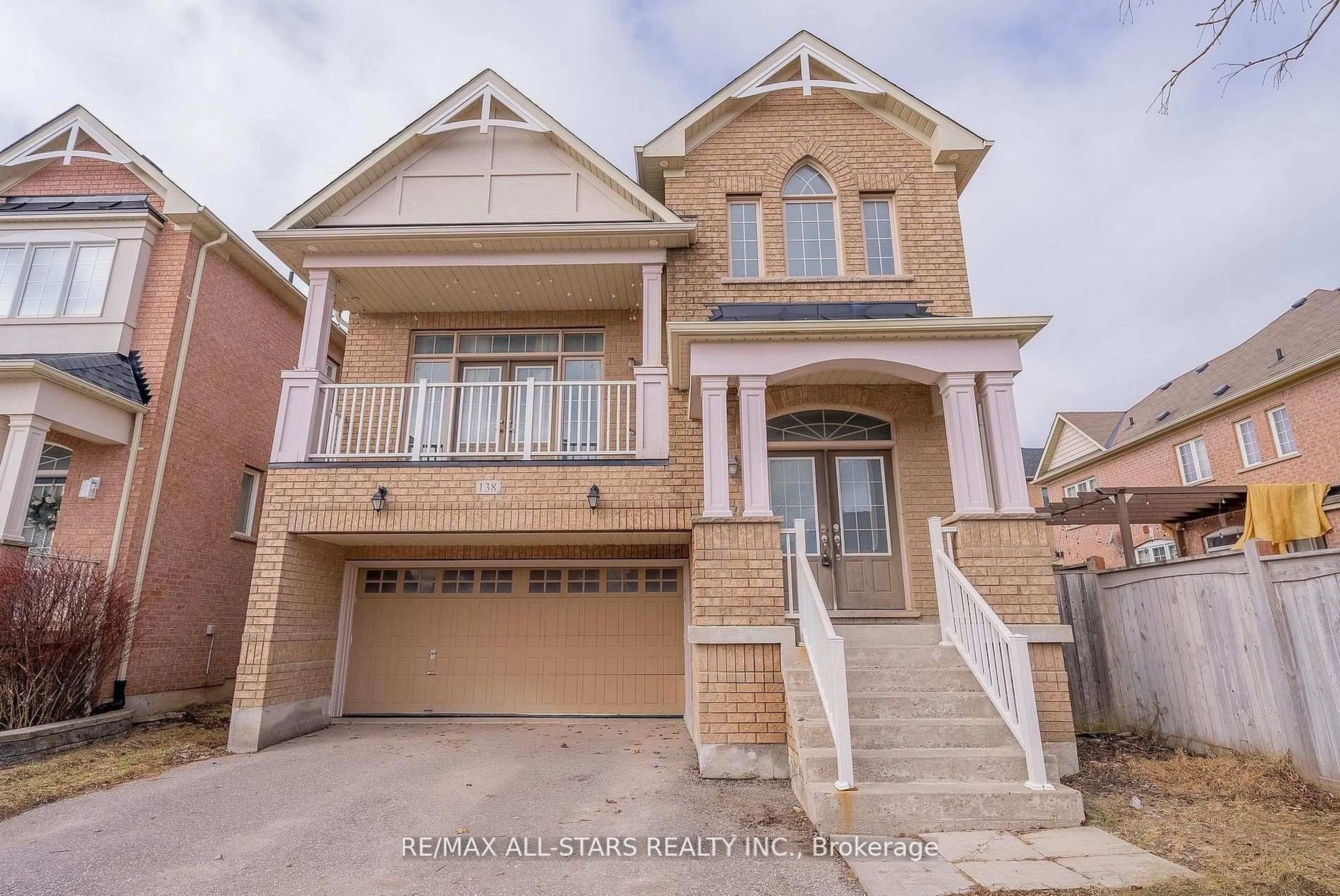 Home with brick exterior material, street for 138 Yakefarm Blvd, Whitchurch-Stouffville Ontario L4A 0R8