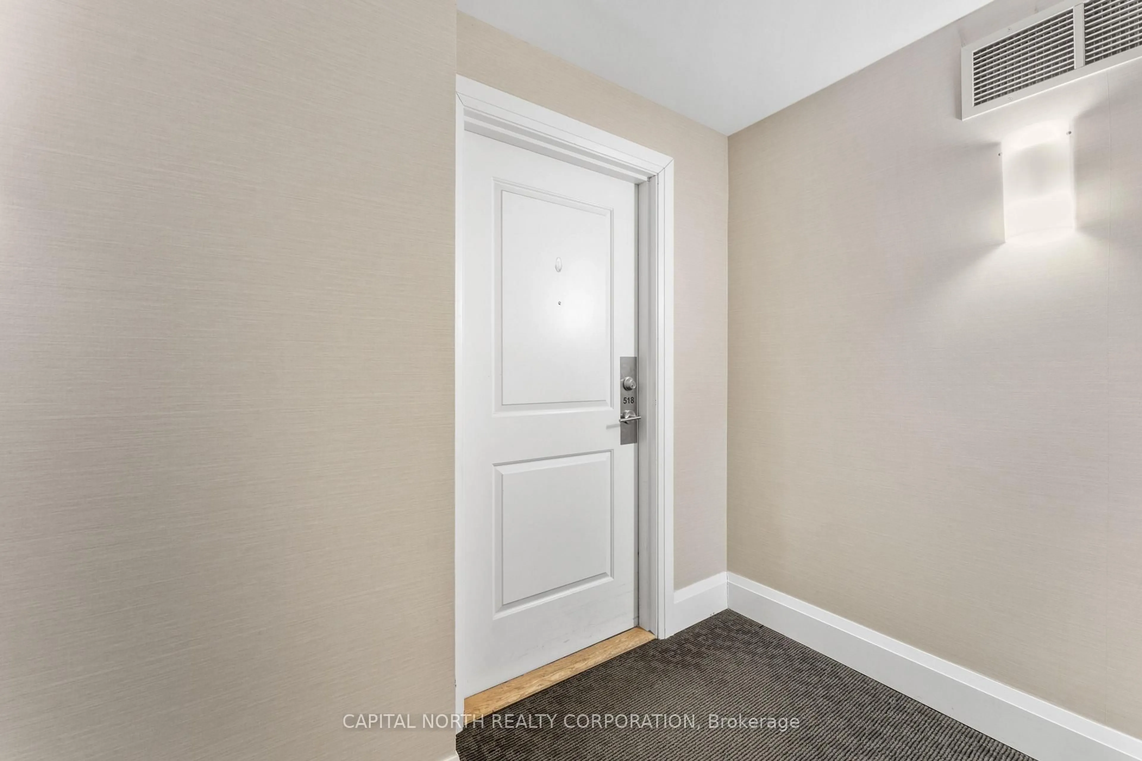 Indoor entryway for 12 Woodstream Blvd #518, Vaughan Ontario L4L 8C3