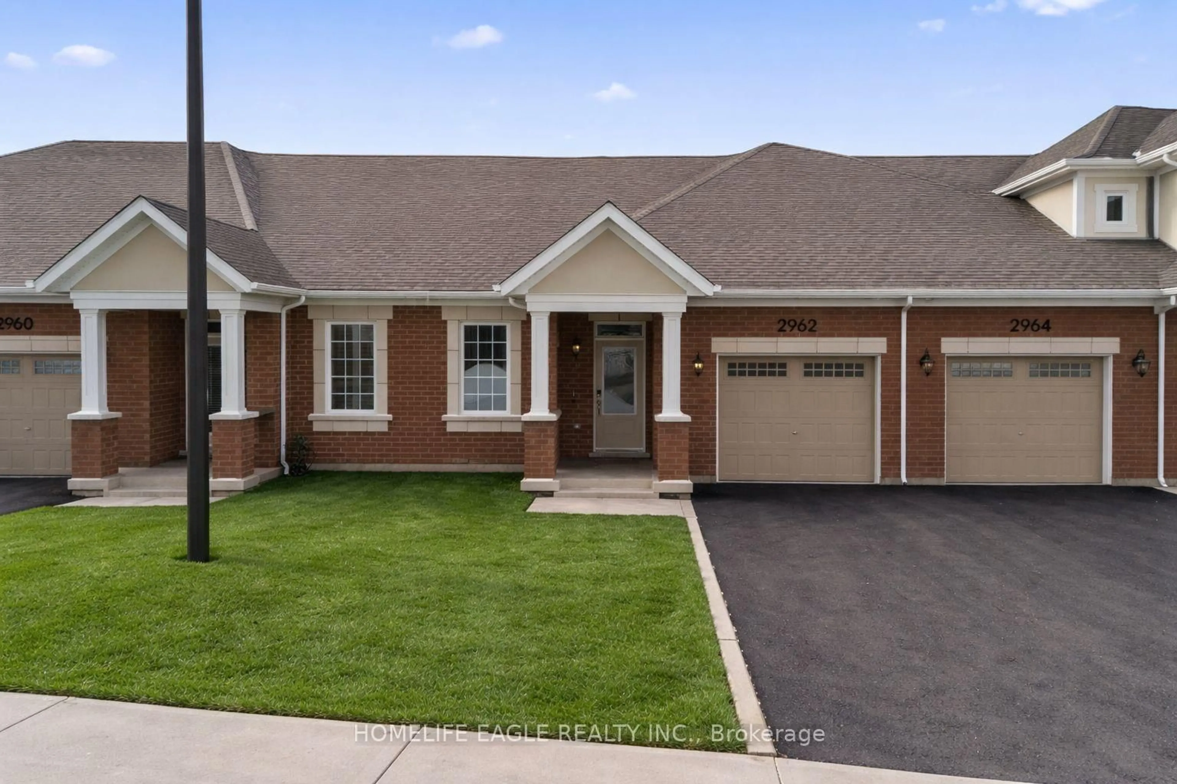 Home with brick exterior material, street for 2962 Murphy Pl, Innisfil Ontario L9S 0S1