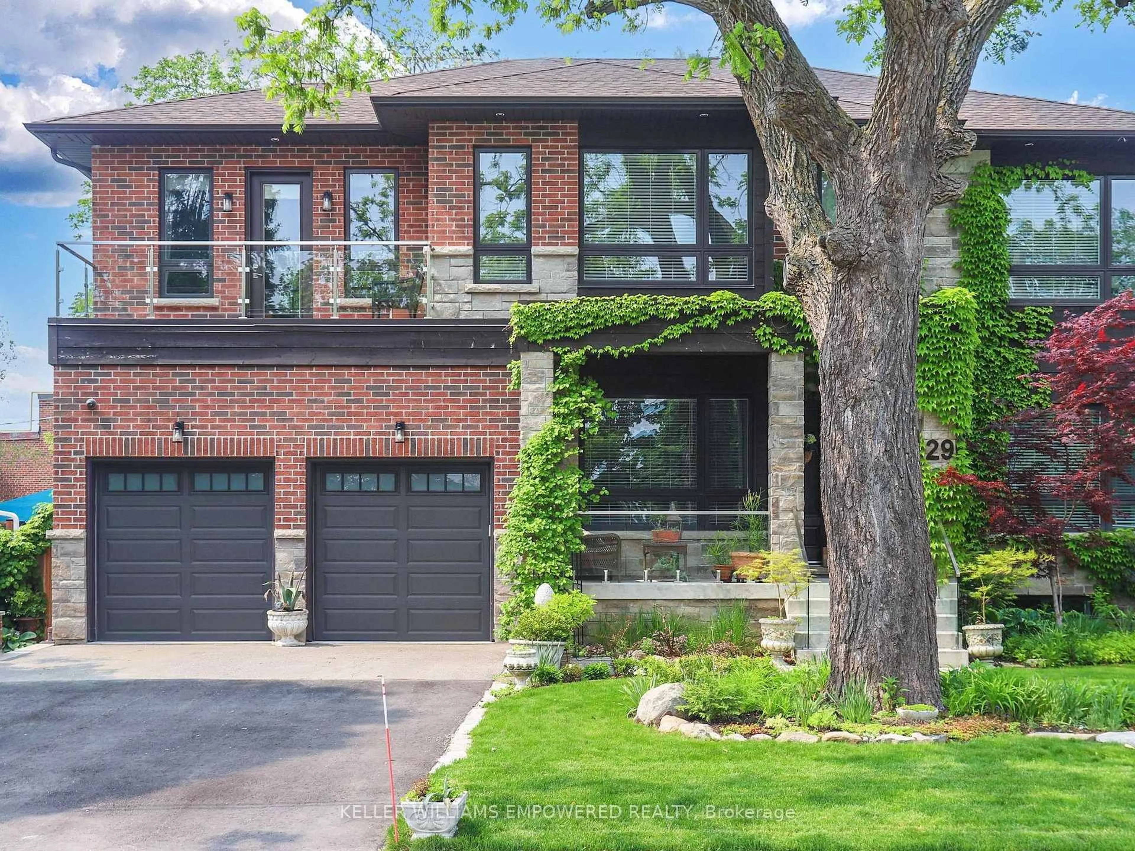 Home with brick exterior material, street for 29 Bedford Park Ave, Richmond Hill Ontario L4C 2N9