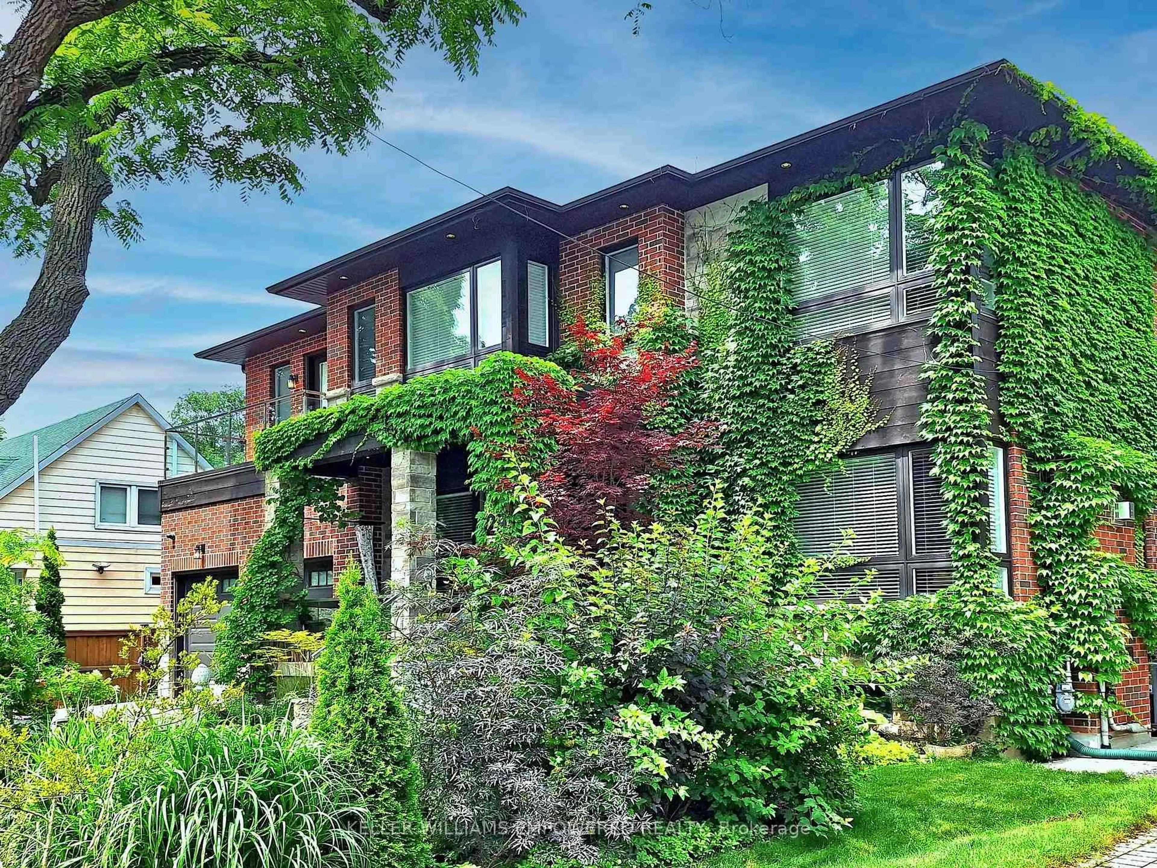 Home with brick exterior material, street for 29 Bedford Park Ave, Richmond Hill Ontario L4C 2N9