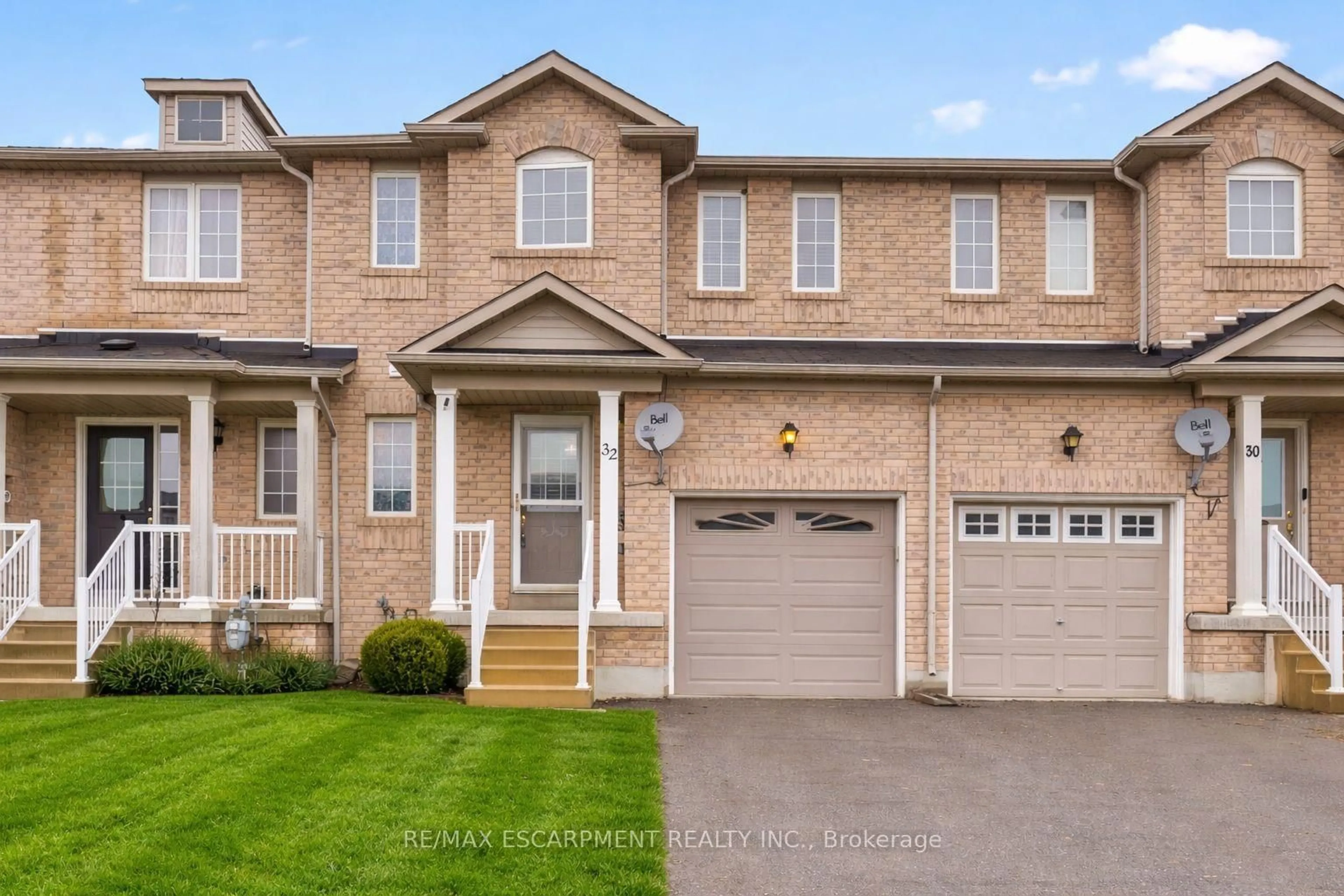 Home with brick exterior material, street for 32 ADMIRAL Cres, Essa Ontario L0M 1B4