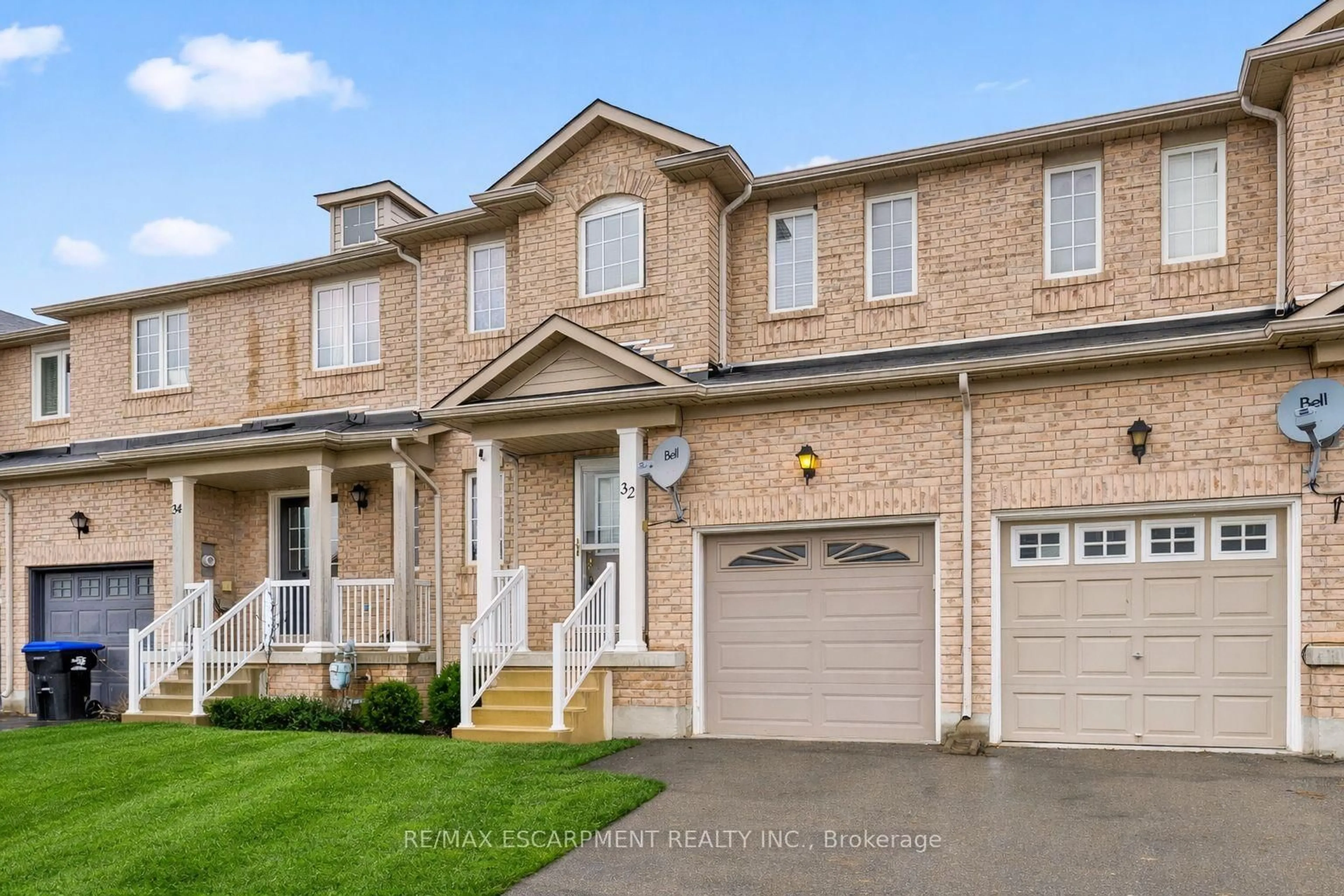 Home with brick exterior material, street for 32 ADMIRAL Cres, Essa Ontario L0M 1B4