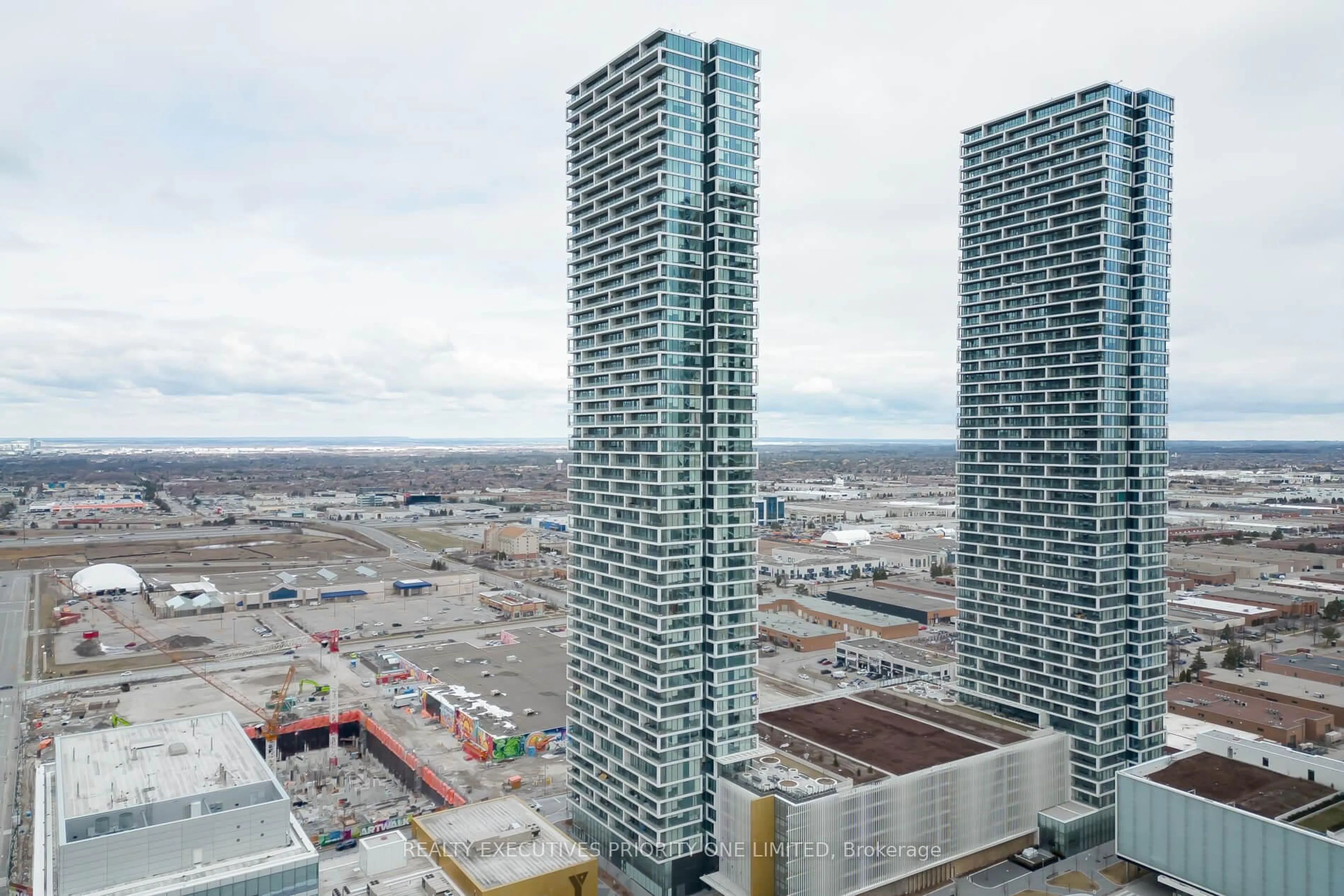 A pic from outside/outdoor area/front of a property/back of a property/a pic from drone, city buildings view from balcony for 5 Buttermill Ave #5606, Vaughan Ontario L4K 0J5