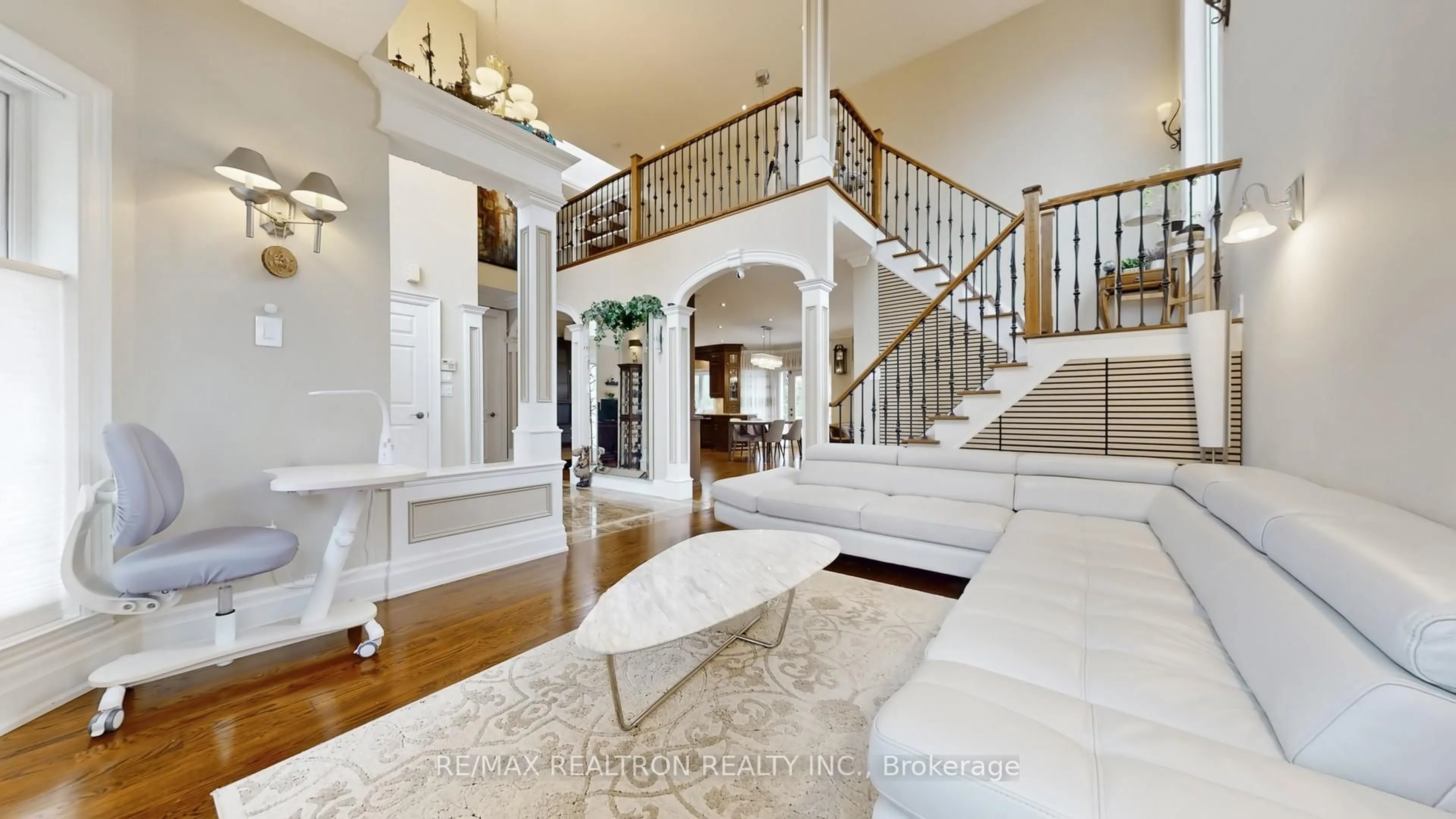 Unknown for 1 Wainwright Ave, Richmond Hill Ontario L4C 5R4