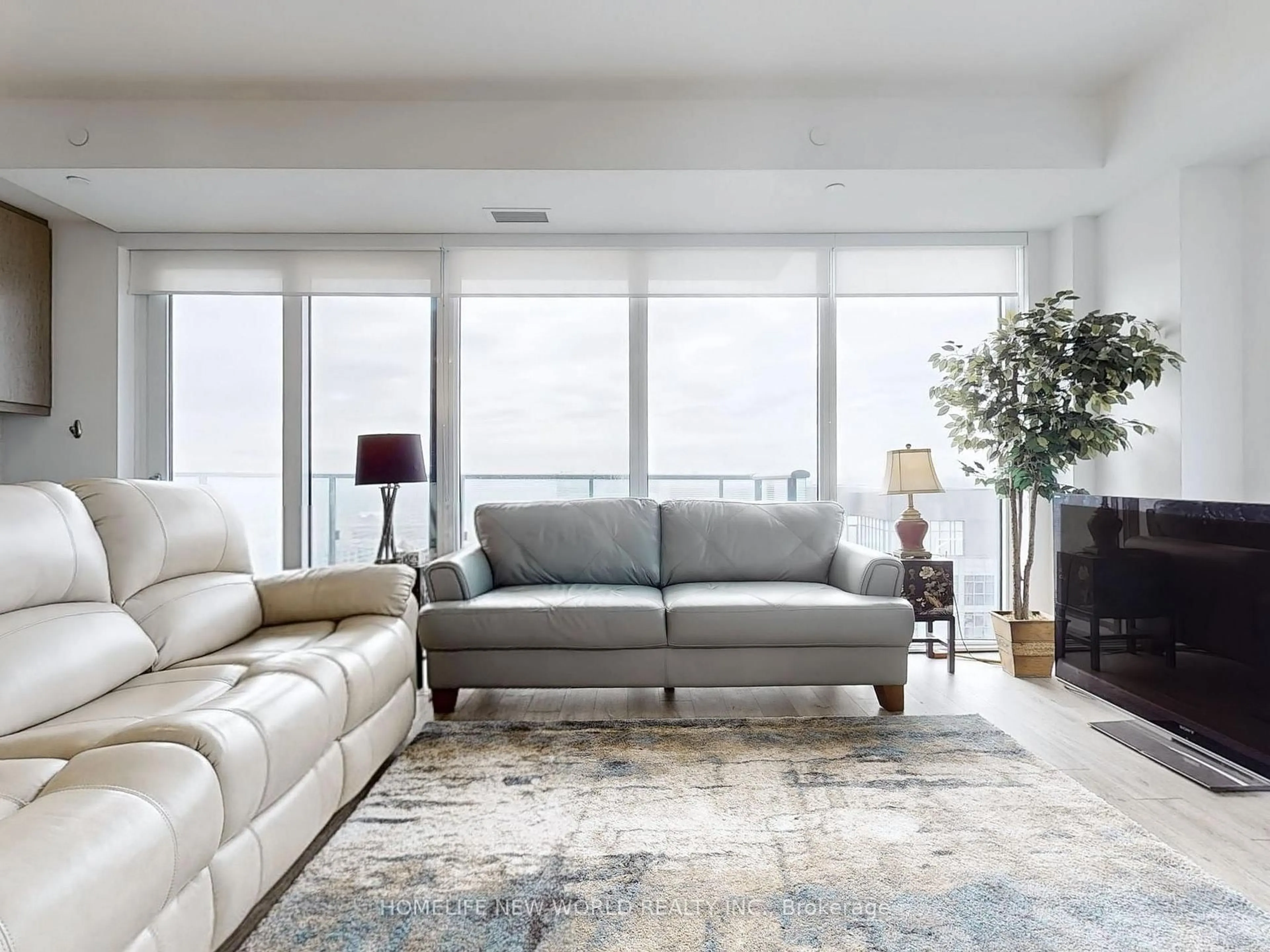 Living room with furniture, carpet floor for 105 Oneida Cres #2410, Richmond Hill Ontario L4B 0H6