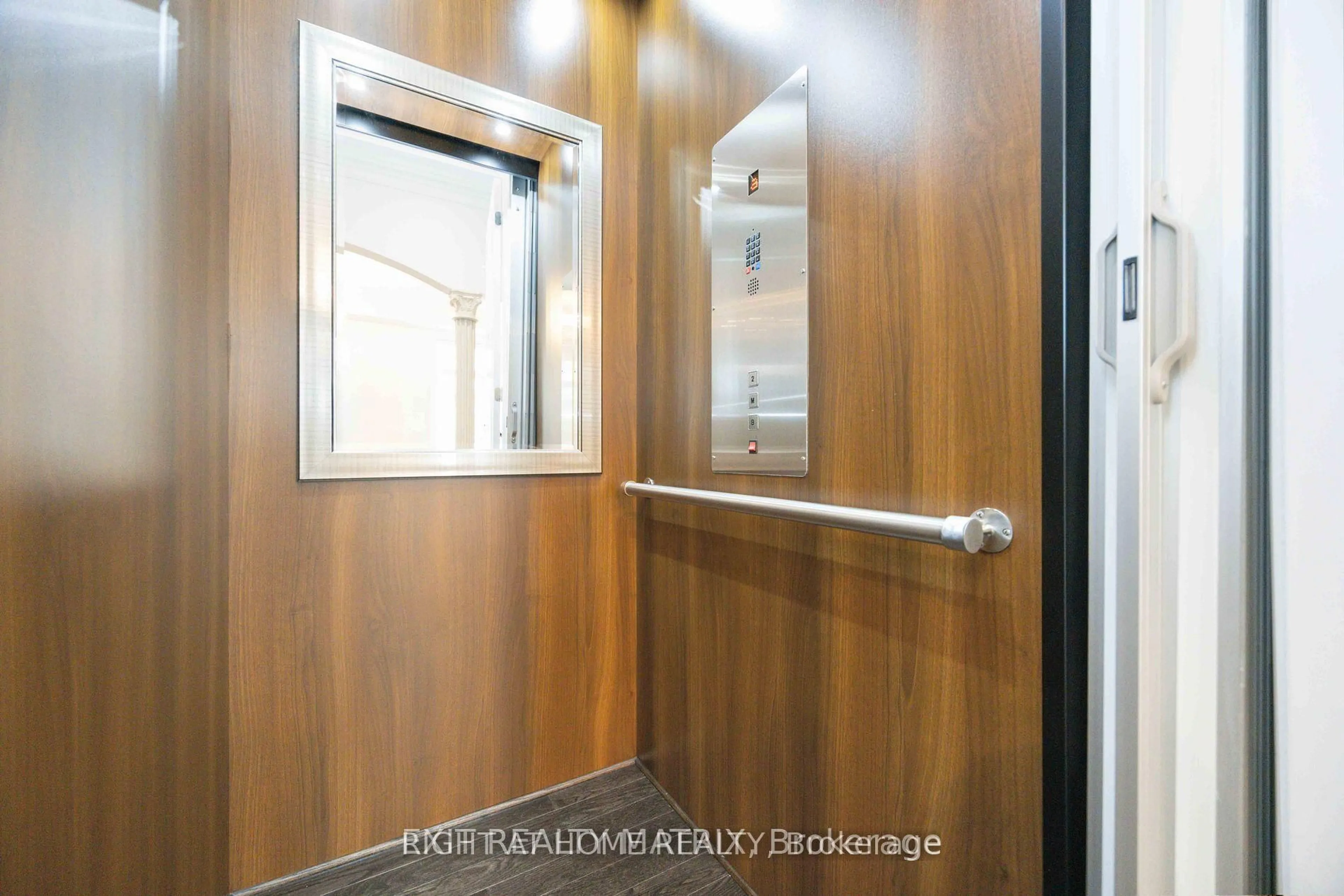 Indoor foyer for 80 Puccini Dr, Richmond Hill Ontario L4E 2Z1