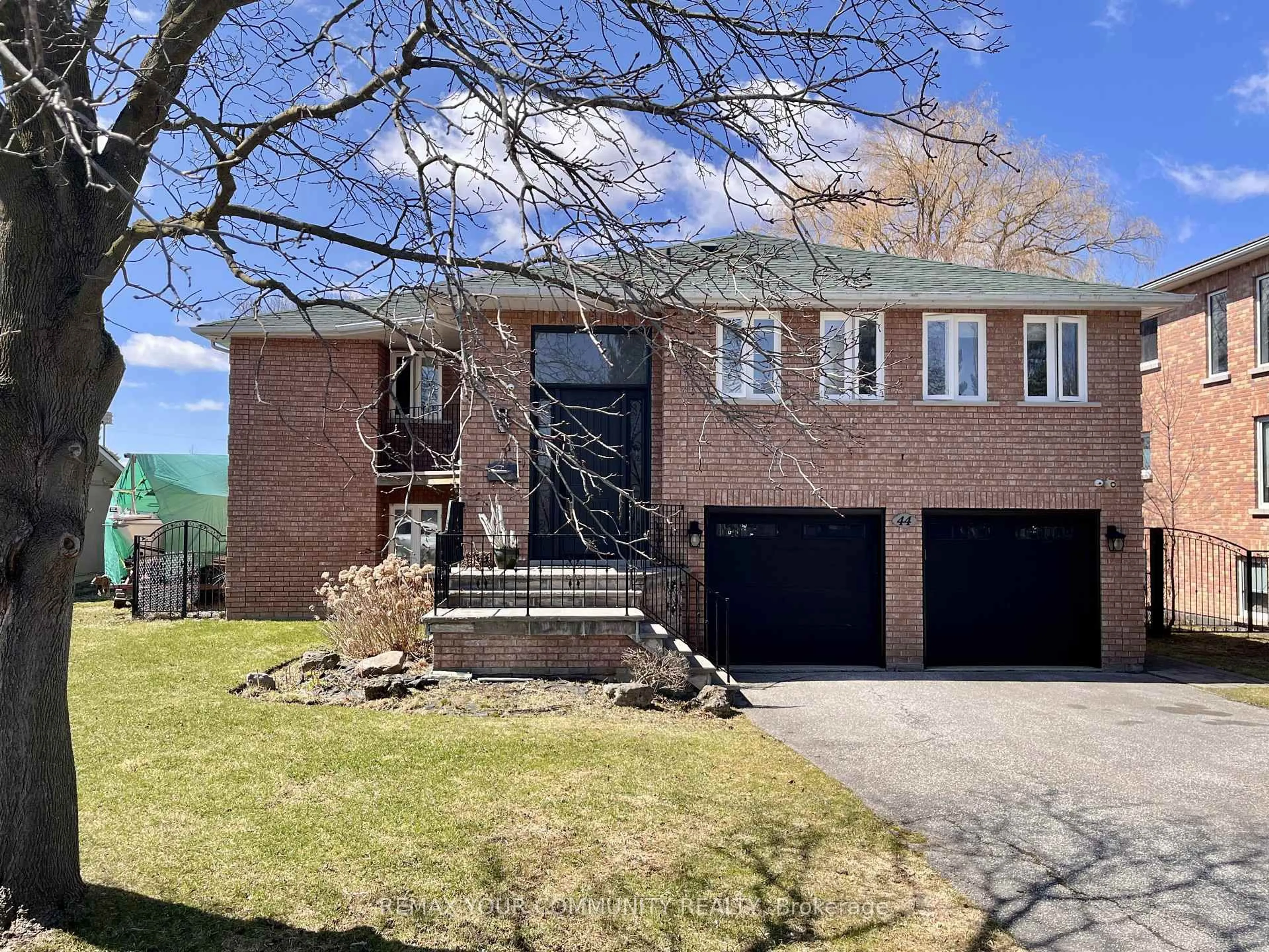 Home with brick exterior material, street for 44 Canal St, Georgina Ontario L4P 1K5