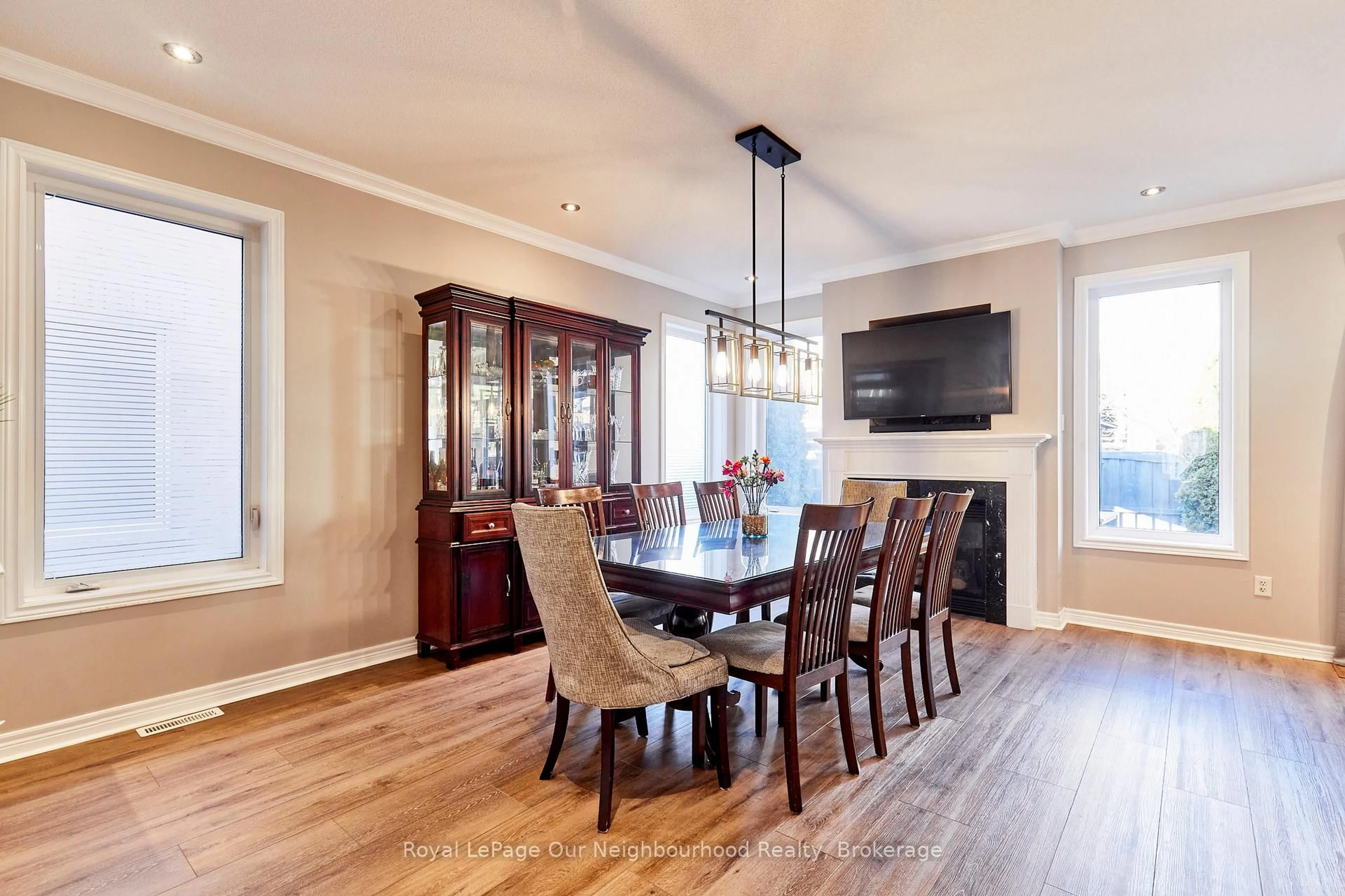 Dining room, wood/laminate floor for 43 Isabella Garden Lane, Whitchurch-Stouffville Ontario L4A 0L4