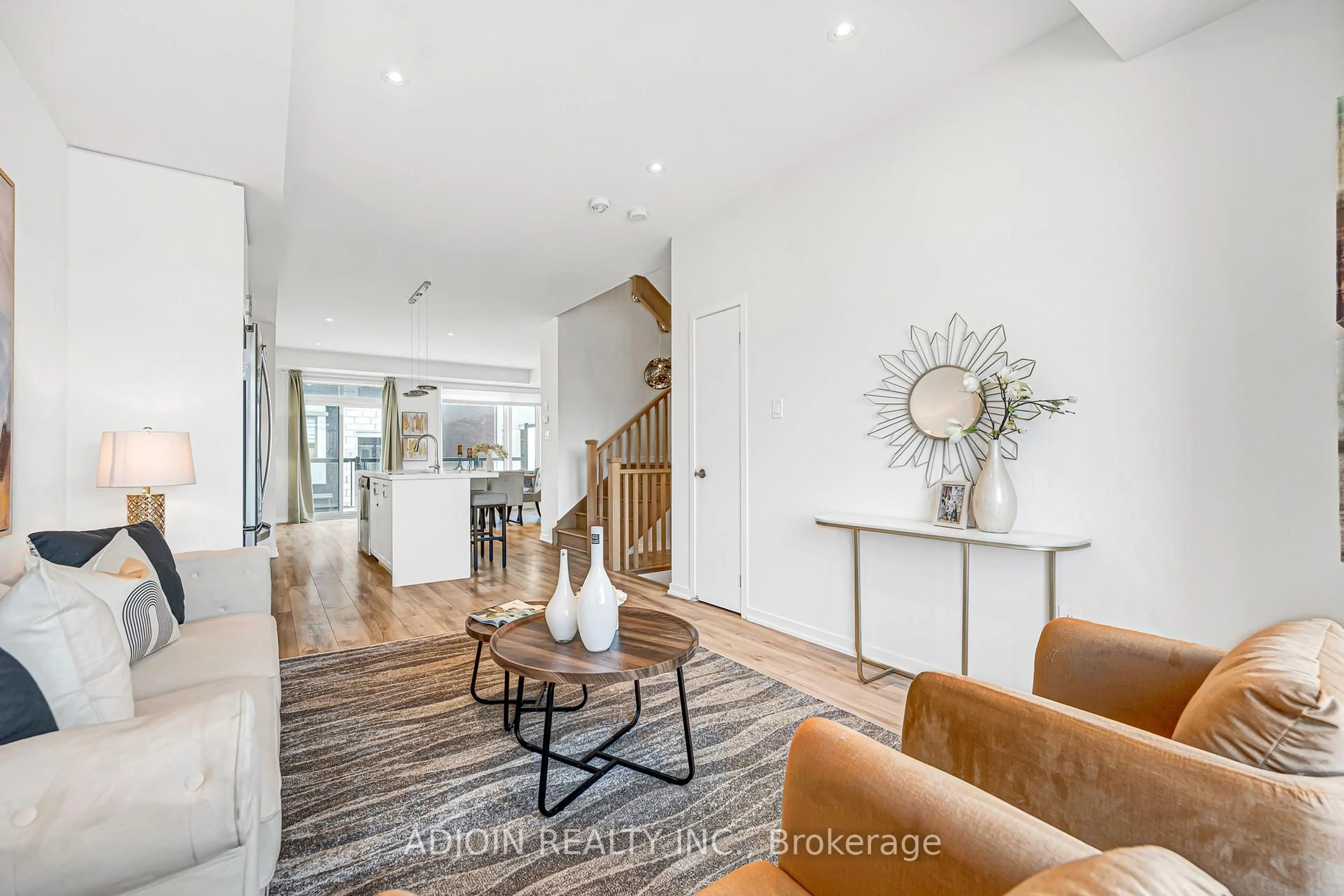 Indoor entryway for 525 Marc Santi Blvd, Vaughan Ontario L6A 5C5