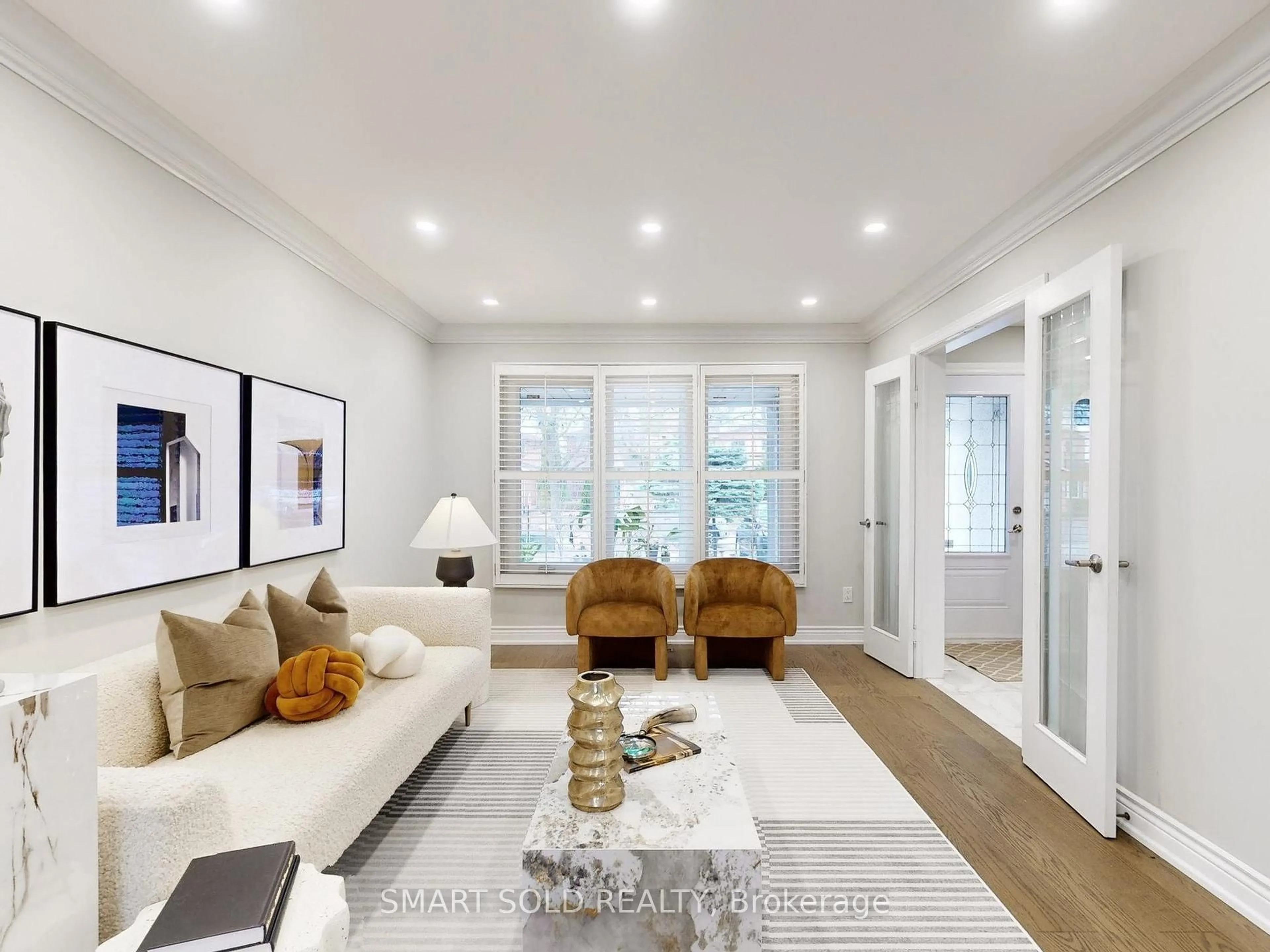 Living room with furniture, unknown for 24 Normandy Cres, Richmond Hill Ontario L4C 8L8