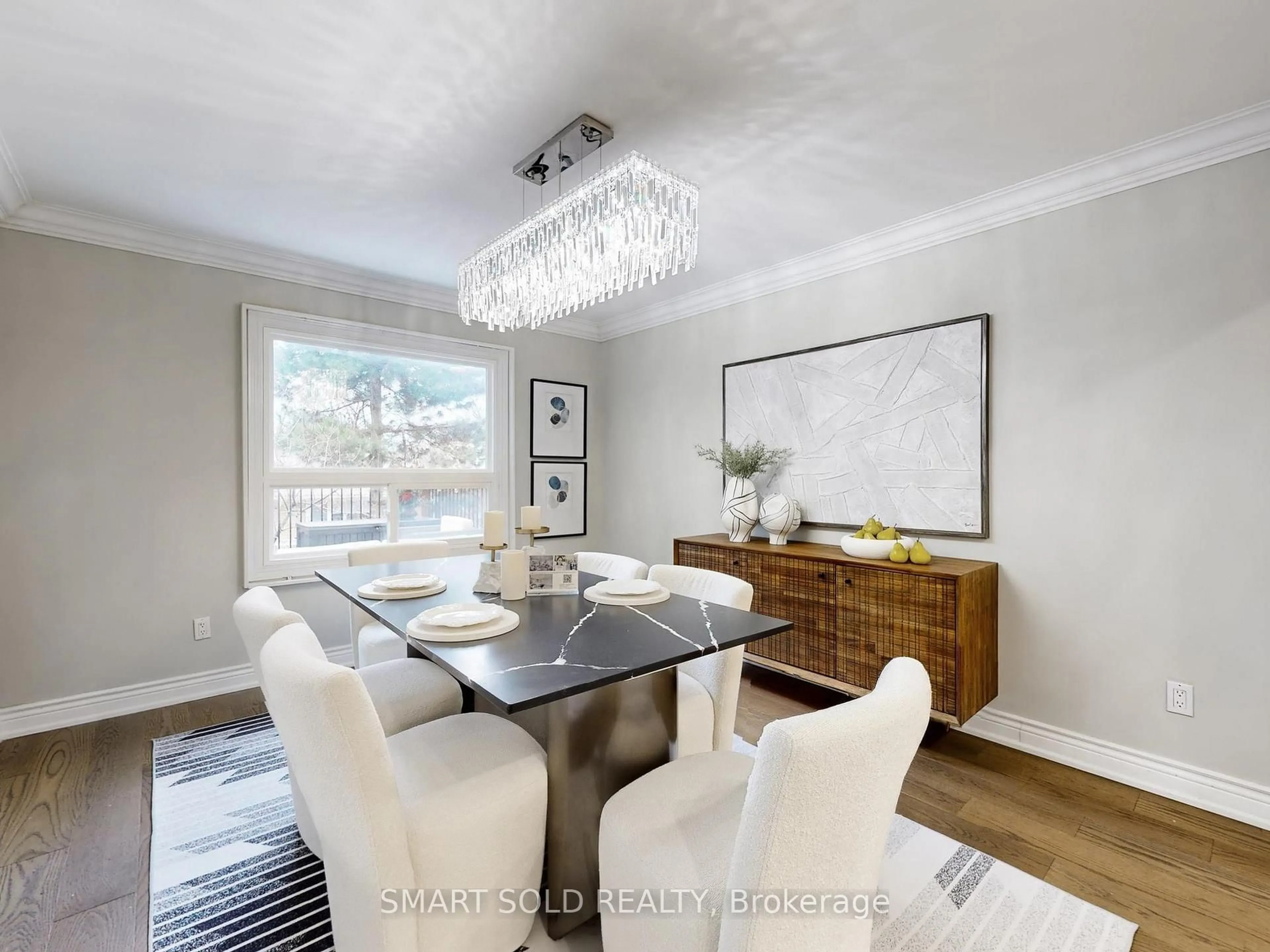 Dining room, wood/laminate floor for 24 Normandy Cres, Richmond Hill Ontario L4C 8L8