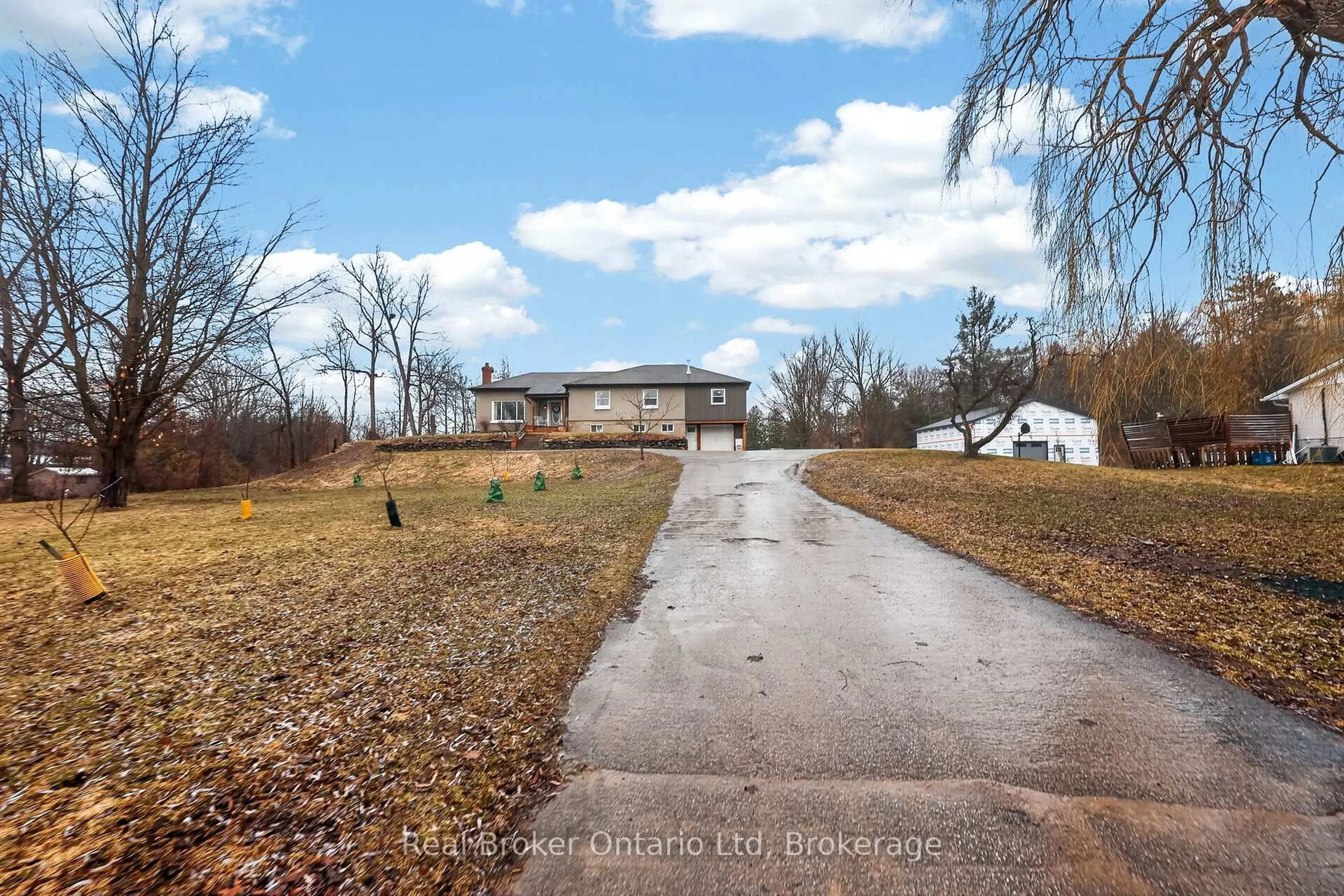 A pic from outside/outdoor area/front of a property/back of a property/a pic from drone, unknown for 1720 Cameron St, Brock Ontario L0E 1E0