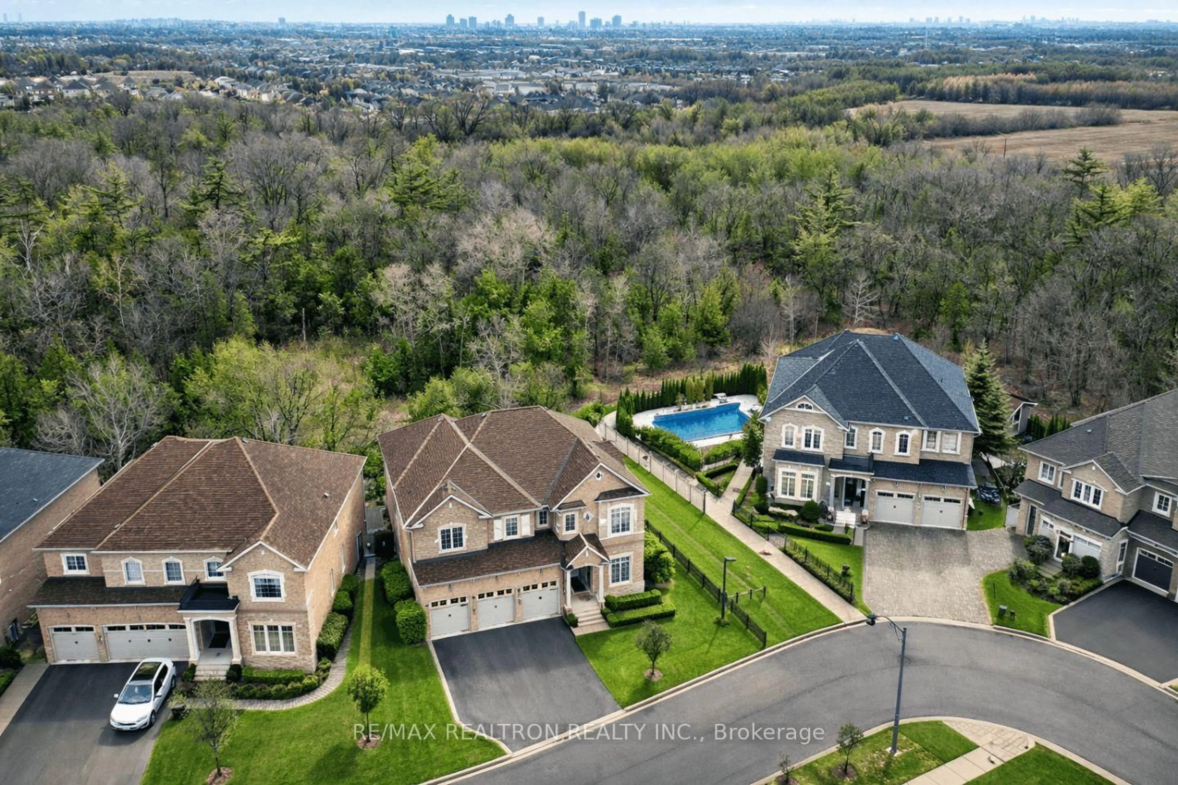 A pic from outside/outdoor area/front of a property/back of a property/a pic from drone, unknown for 228 Upper Post Rd, Vaughan Ontario L6A 4K1