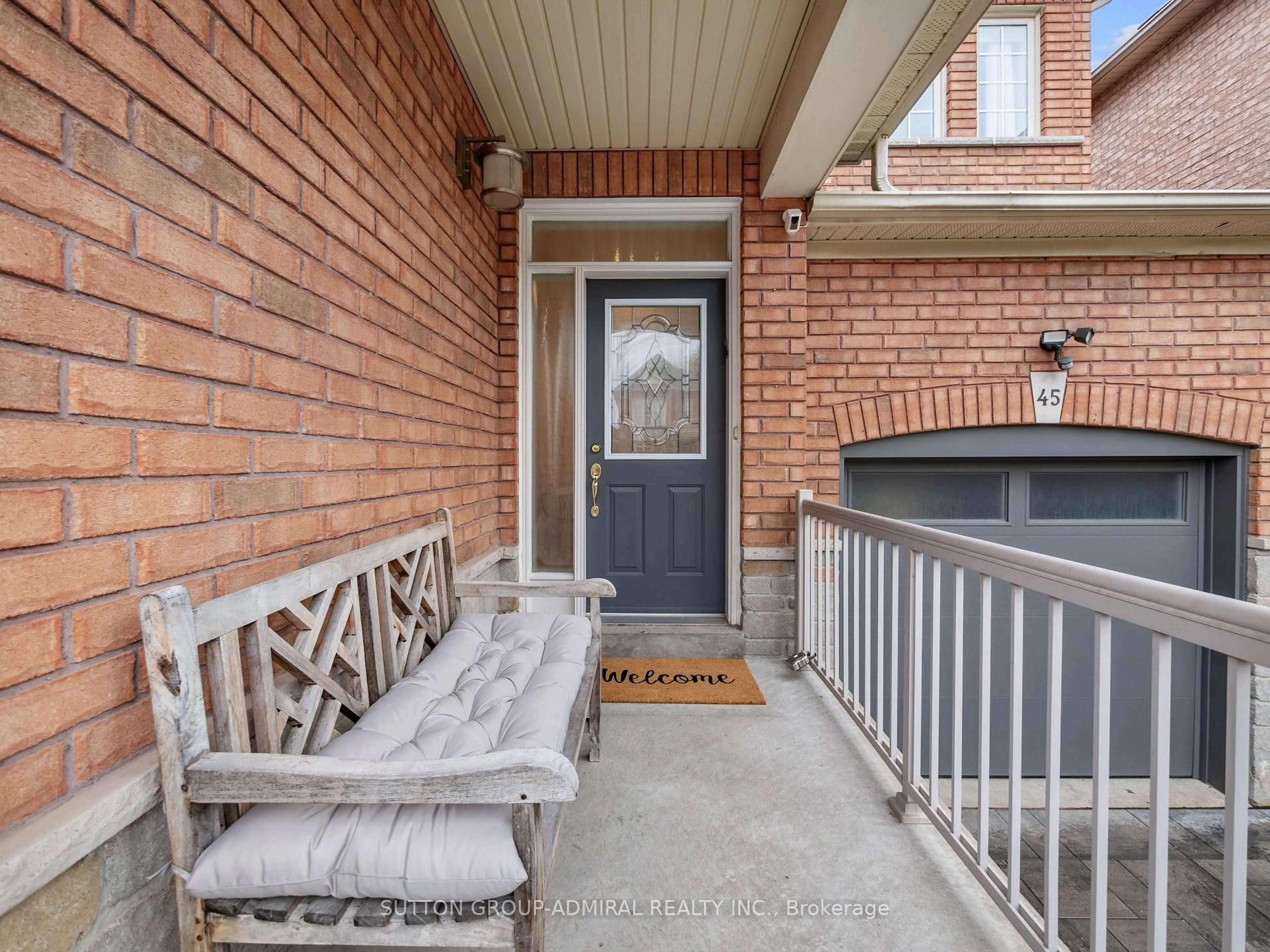 Indoor entryway for 45 Chardonnay Dr, Vaughan Ontario L4J 8R8