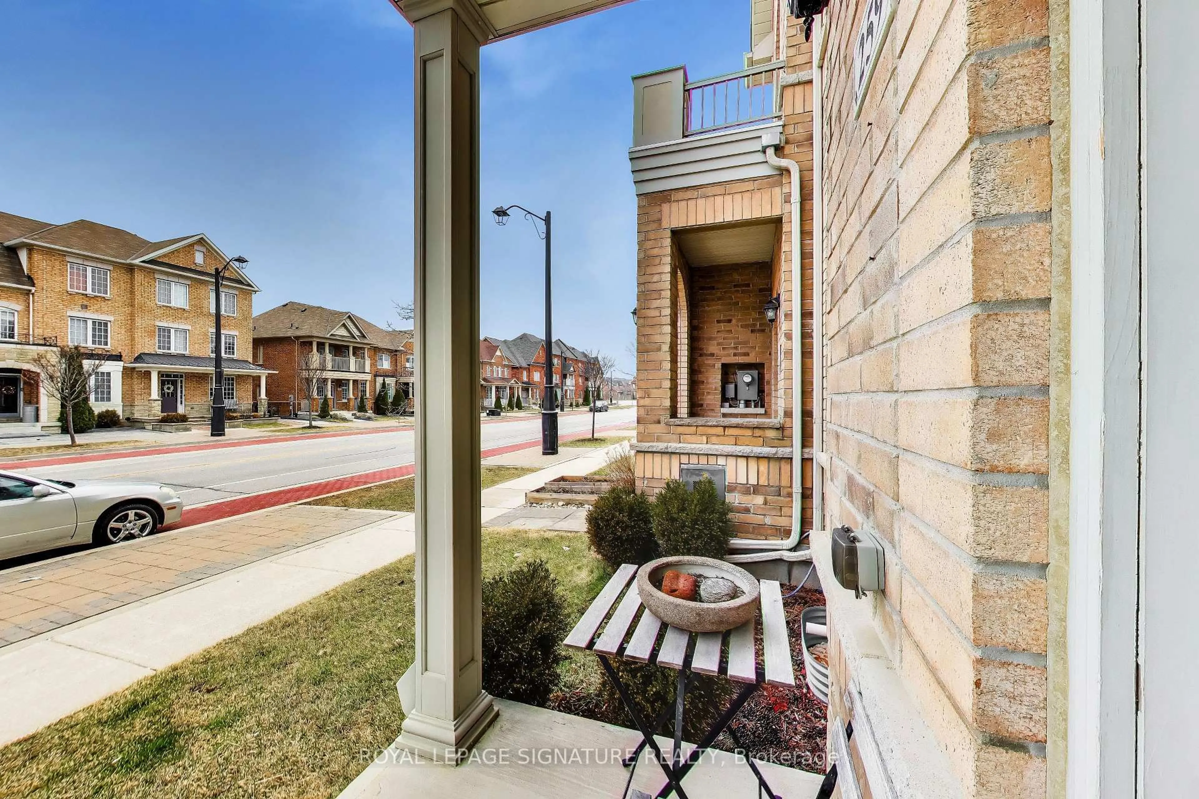 Patio, street for 259 Barons St, Vaughan Ontario L4H 3Z3