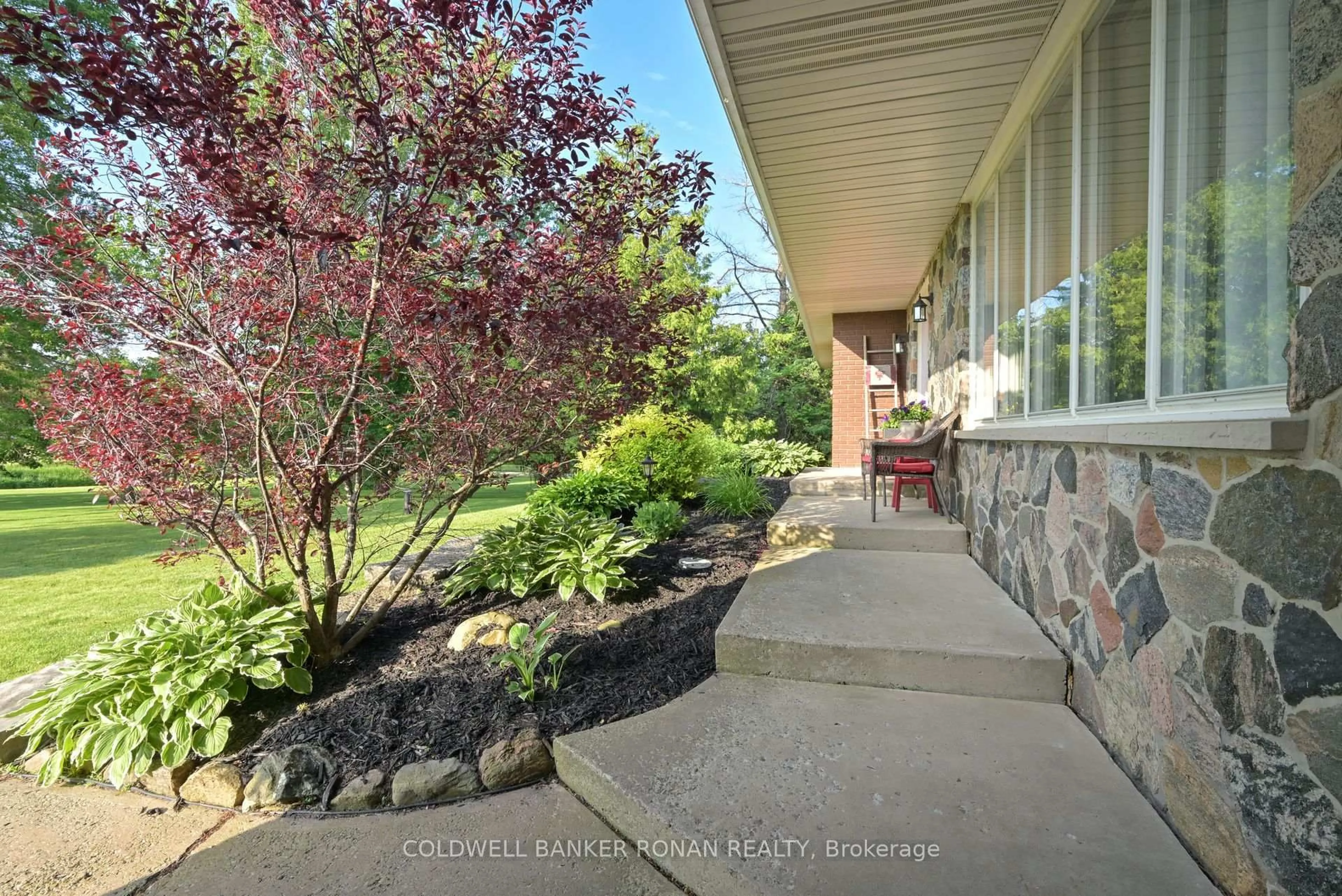 Patio, street for 7157 5th Line, New Tecumseth Ontario L0G 1W0