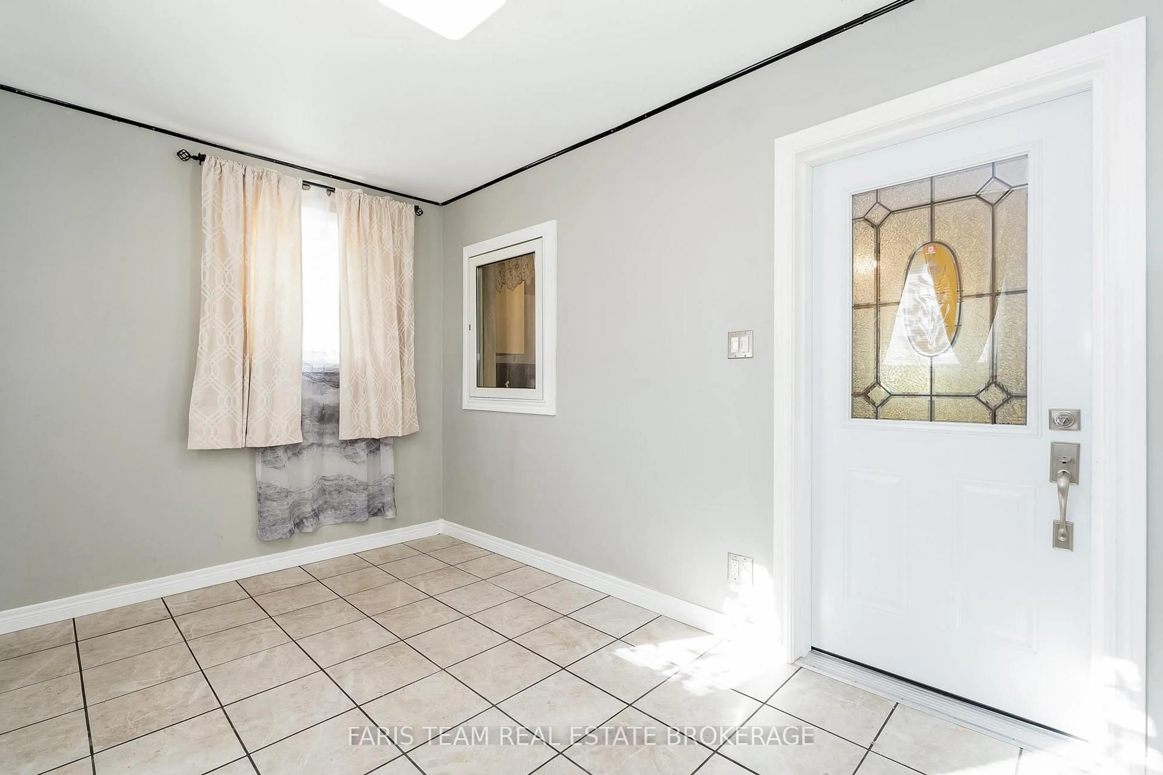 Unknown for 13 Sunrise Circ, Bradford West Gwillimbury Ontario L3Z 2A5