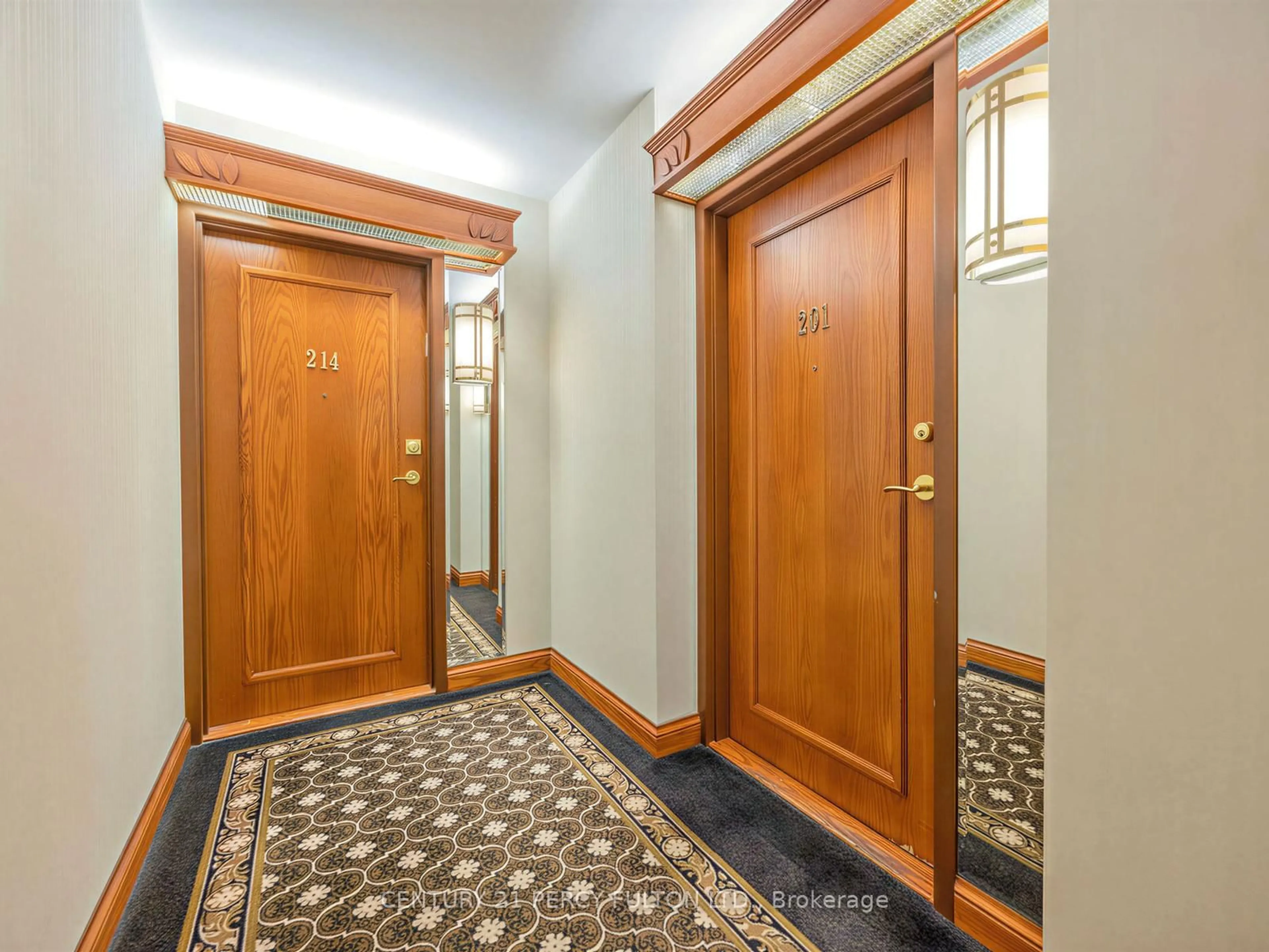 Indoor foyer for 745 New Westminster Dr #201, Vaughan Ontario L4J 8J9