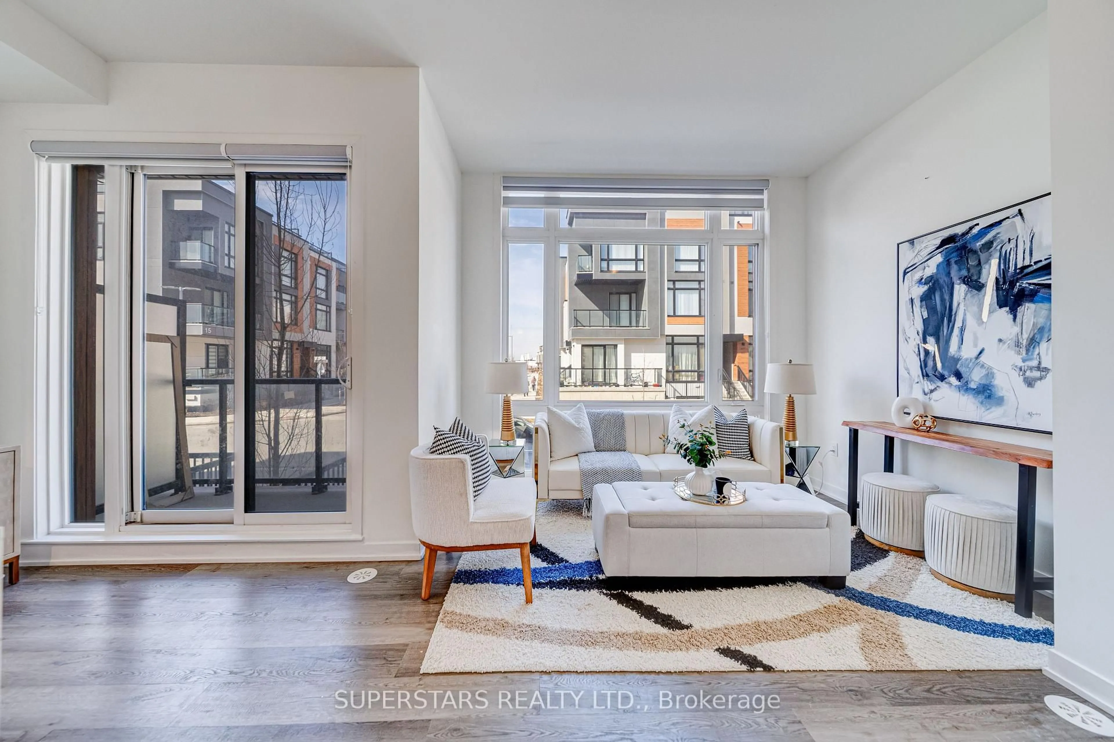 Living room with furniture, unknown for 5 Steckley House Lane #705, Richmond Hill Ontario L4S 0N2